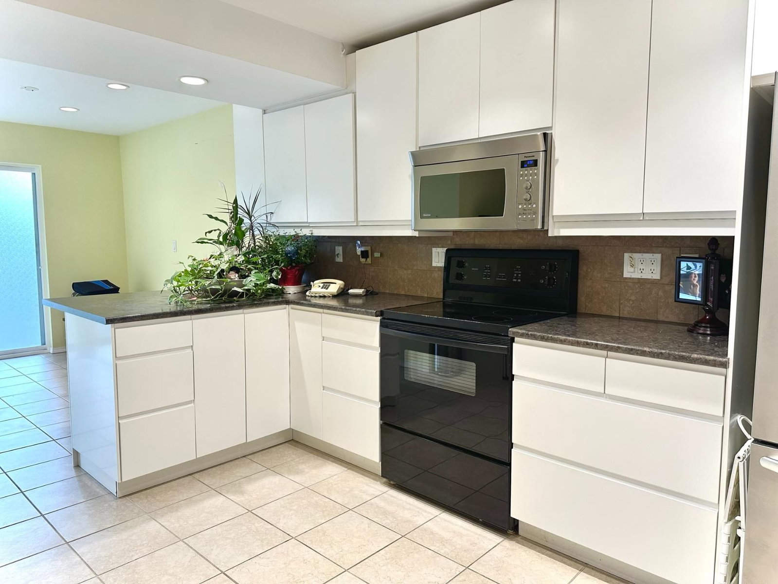 Listing Image 11