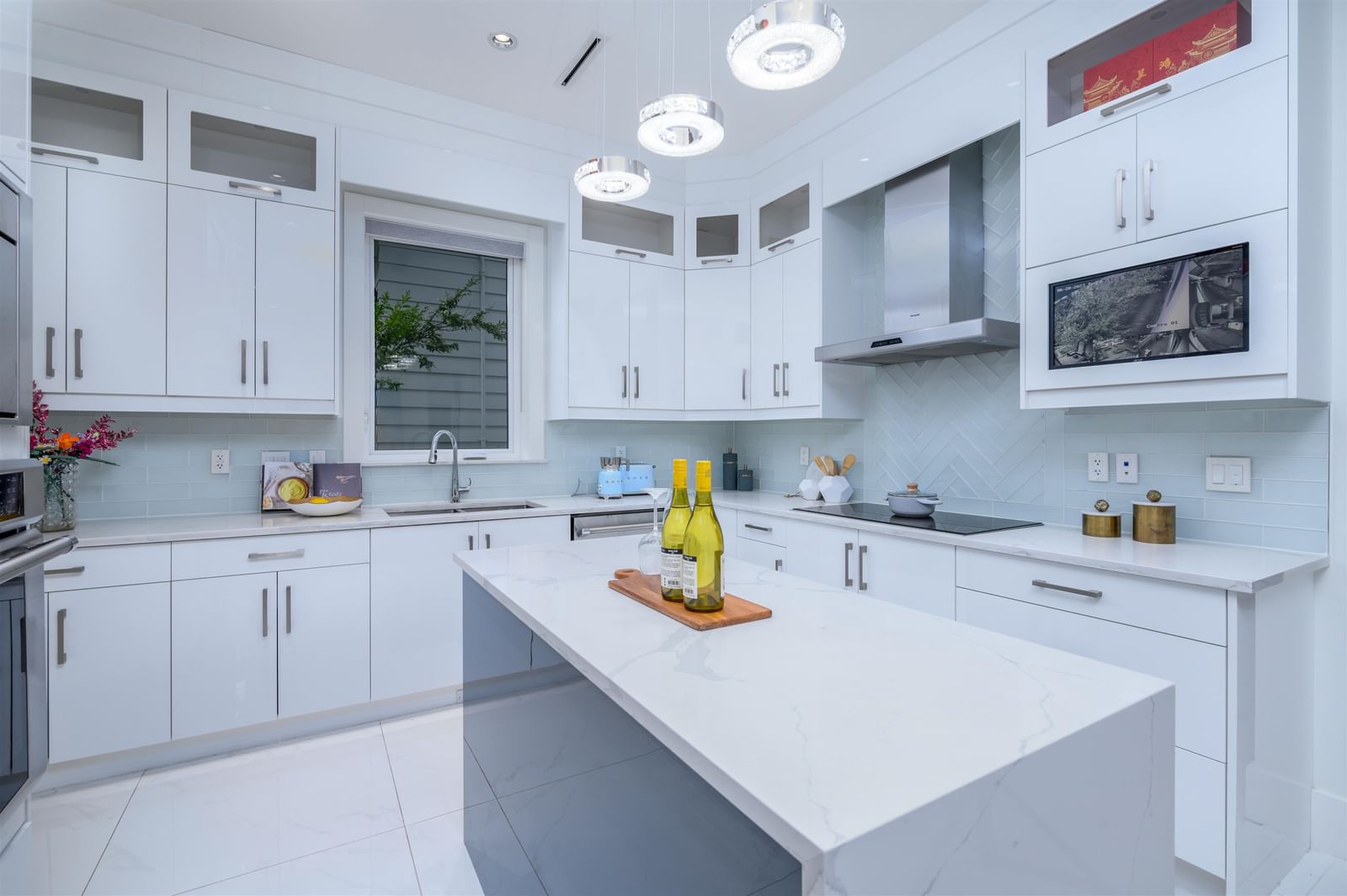 Listing Image 10
