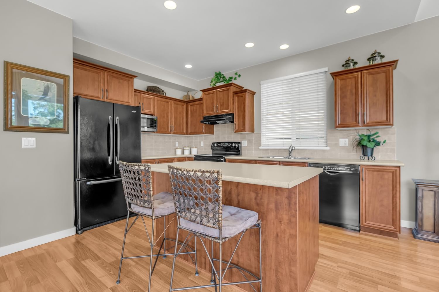 Listing Image 9