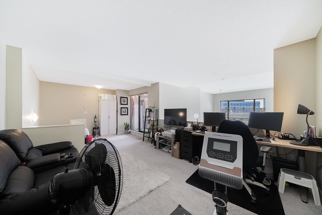 Listing Image 18