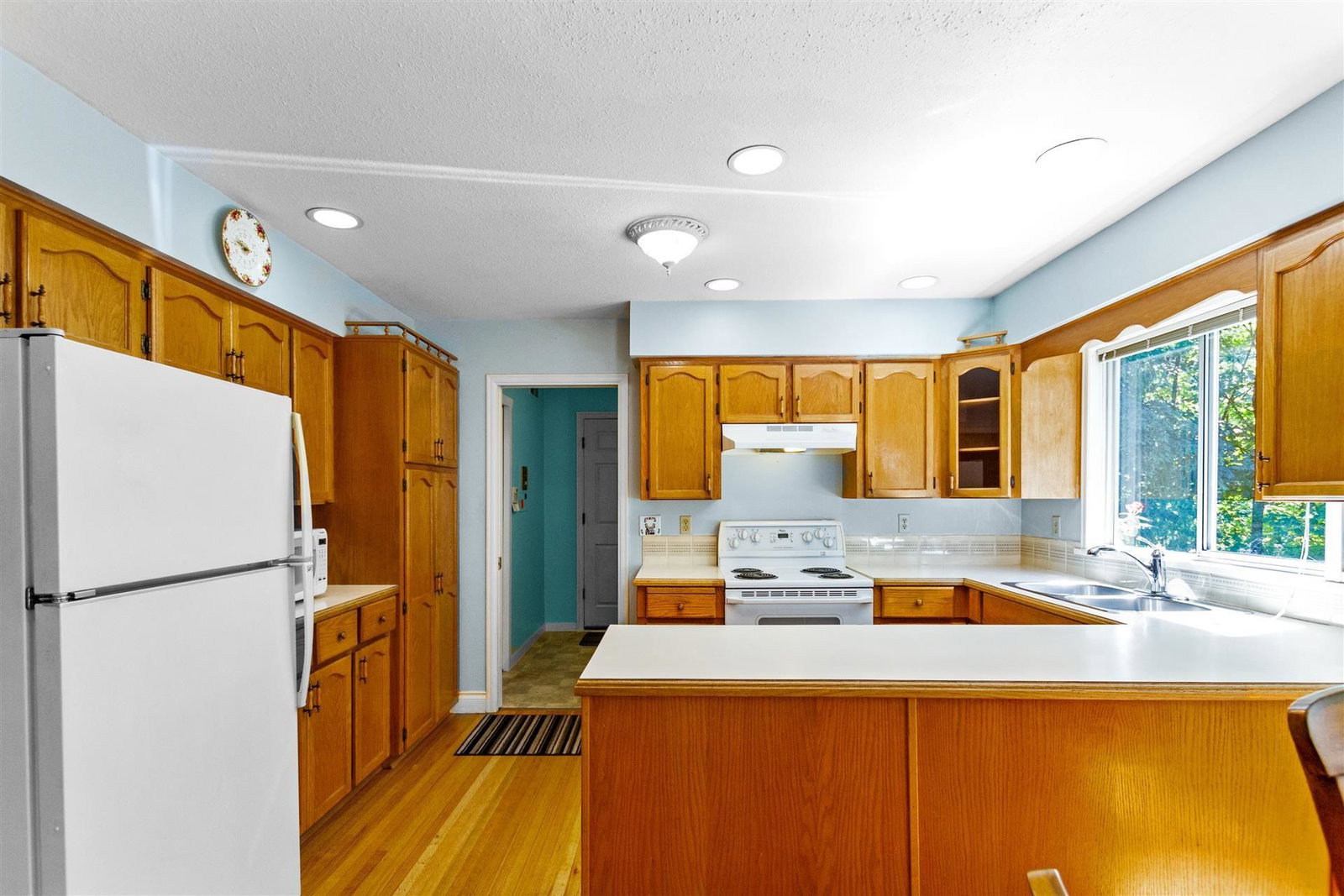 Listing Image 9