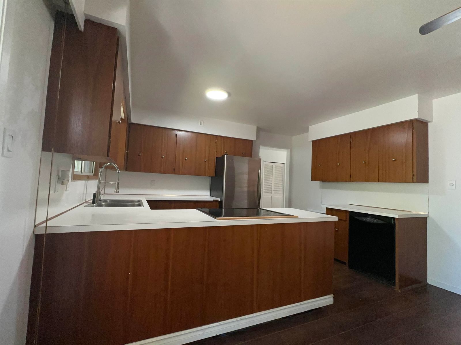 Listing Image 17