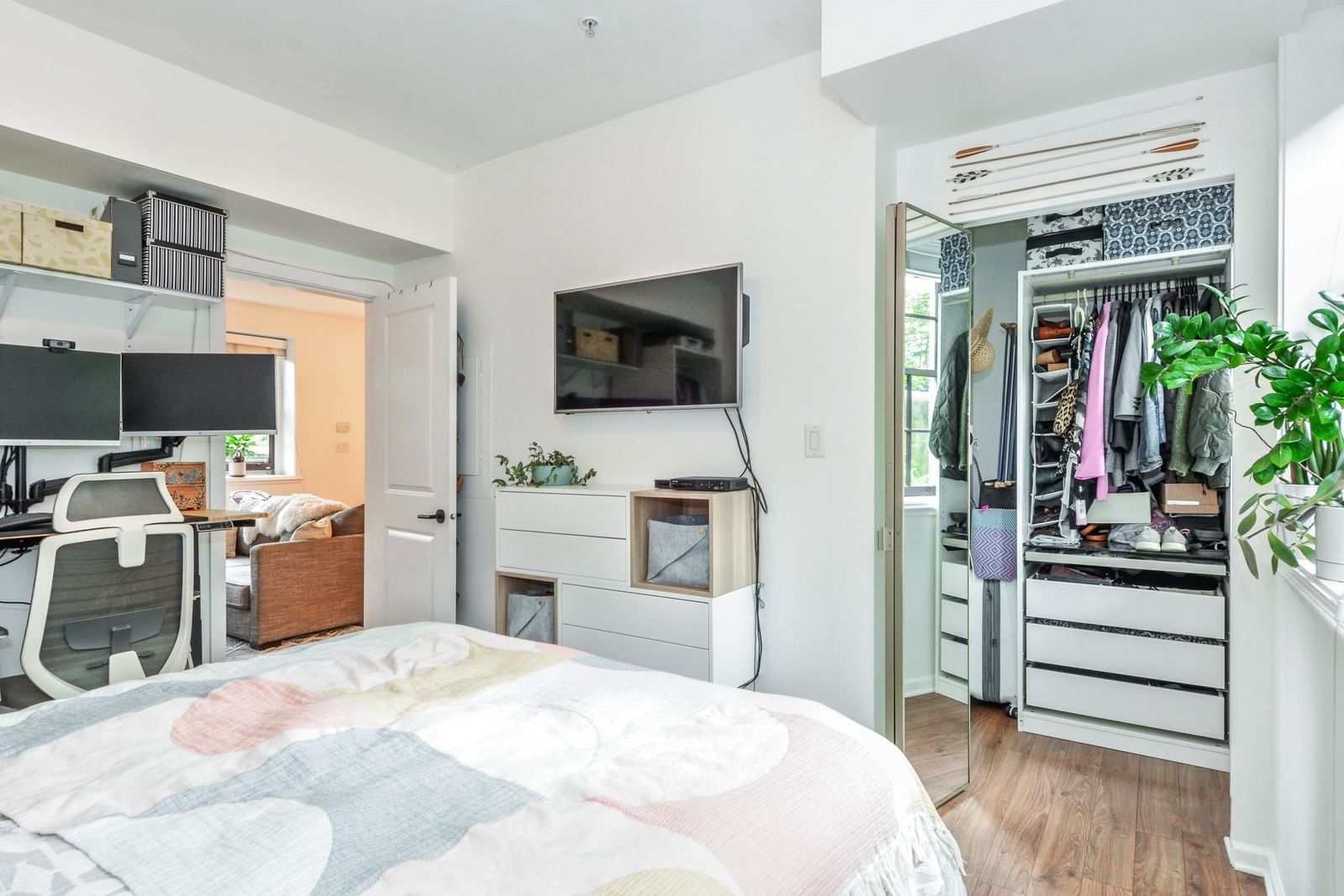 Listing Image 14