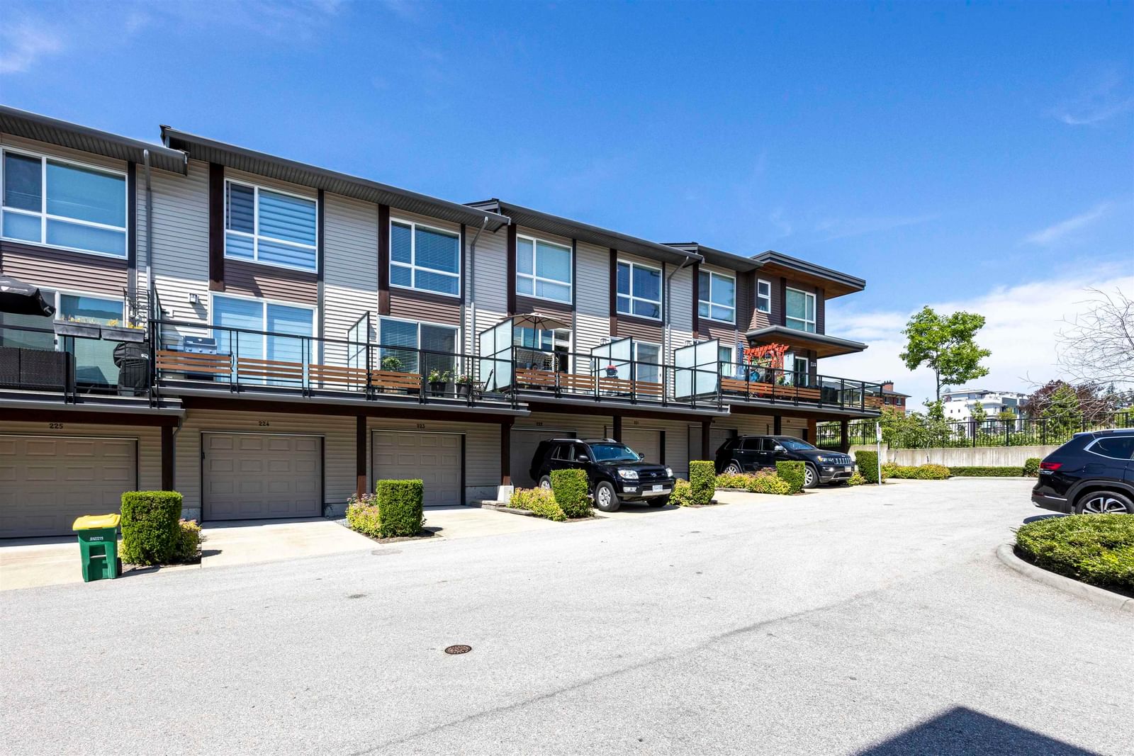 Listing Image 9