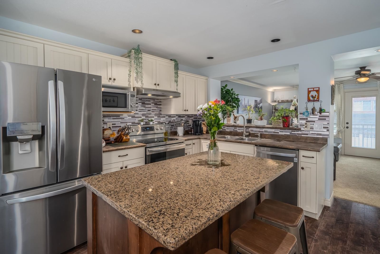 Listing Image 9