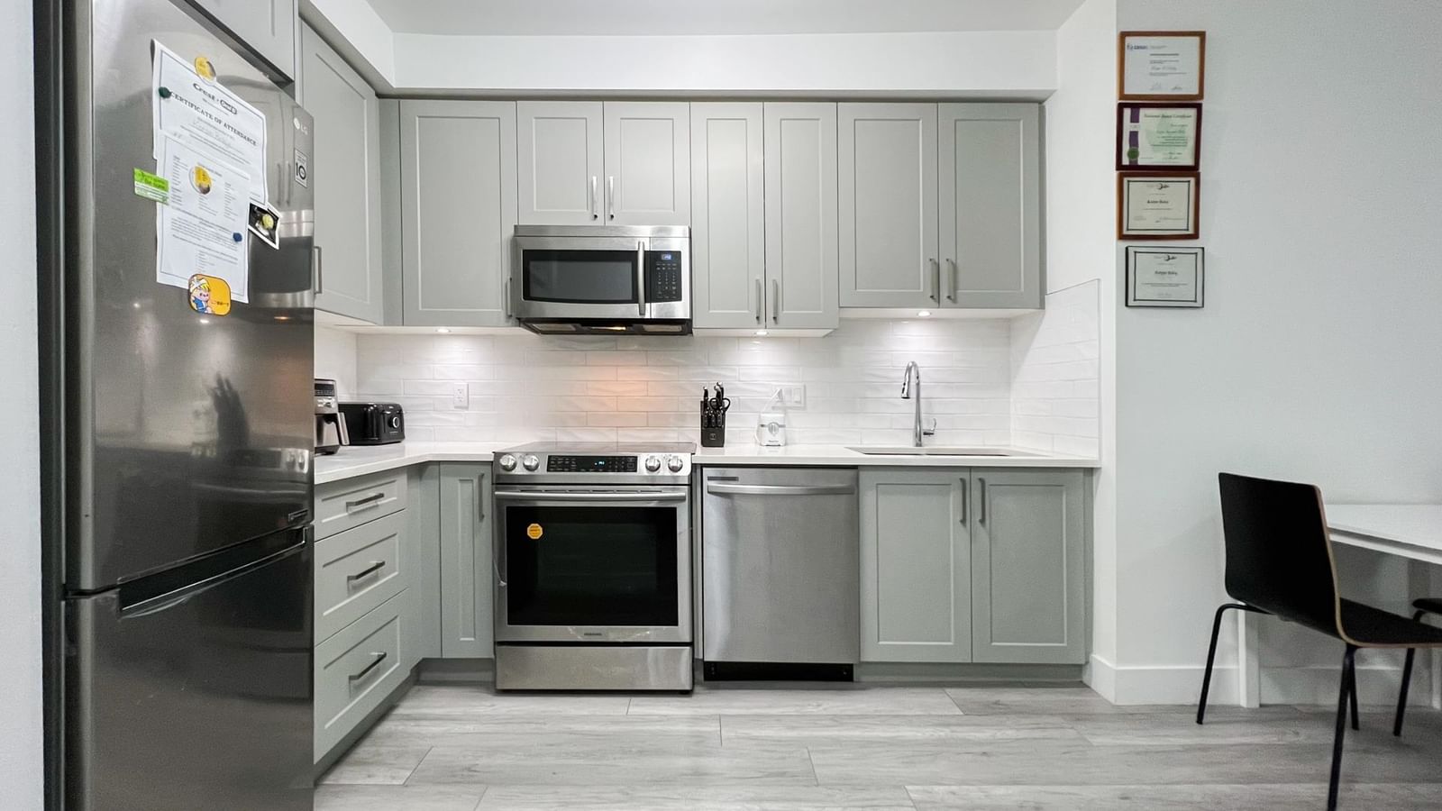 Listing Image 11