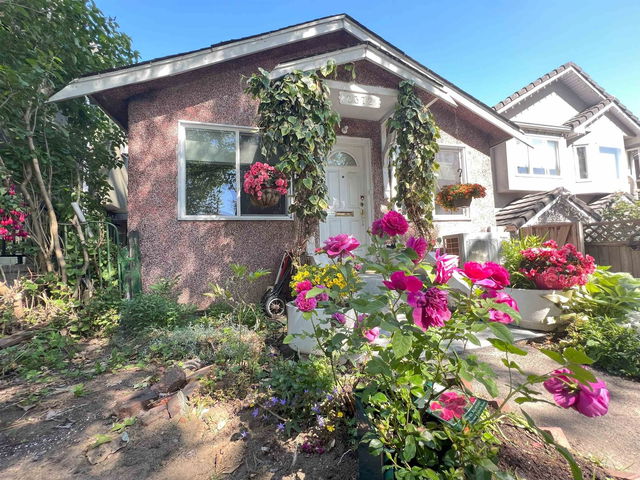 2372 Nanaimo Street