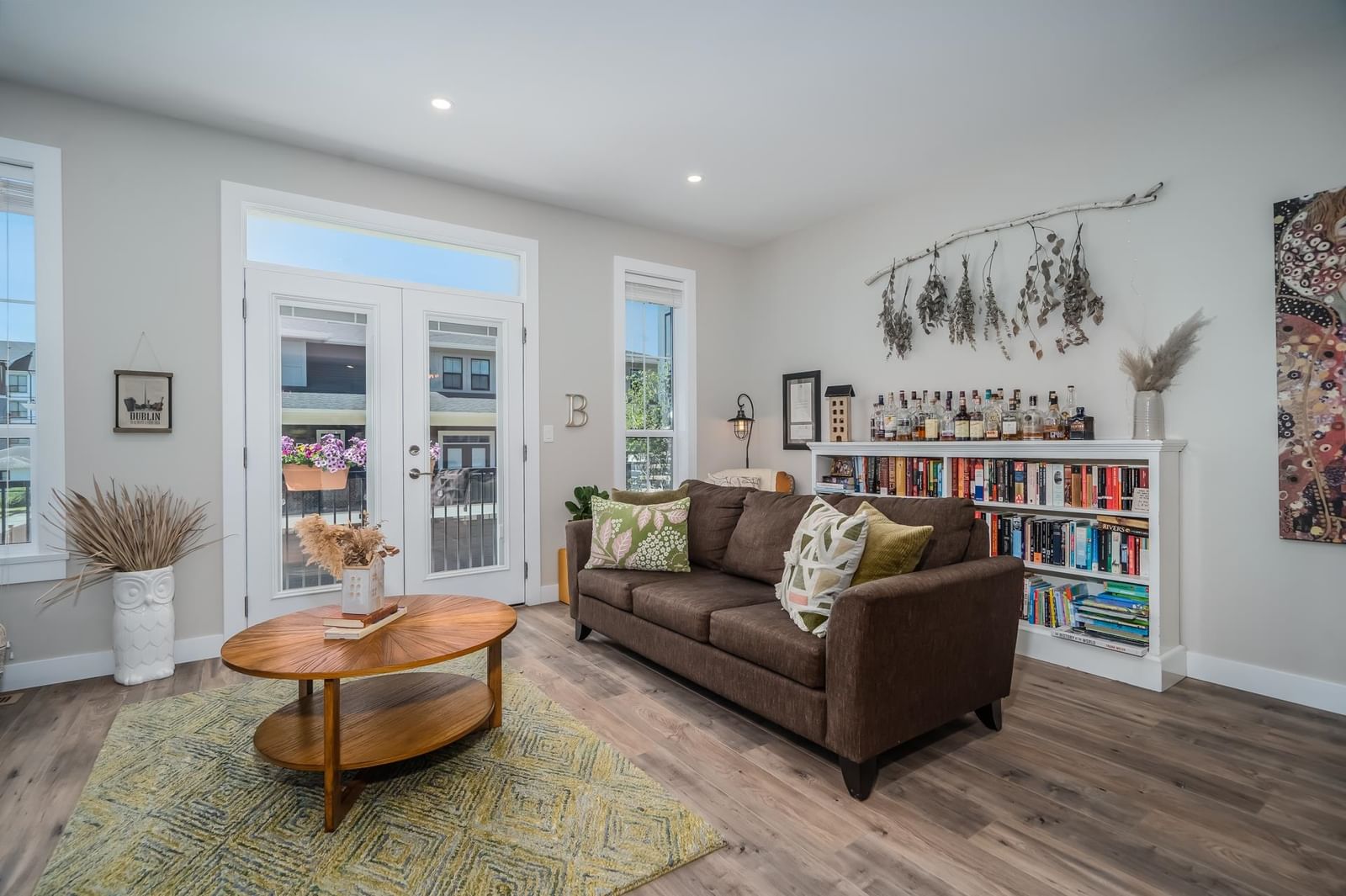 Listing Image 9