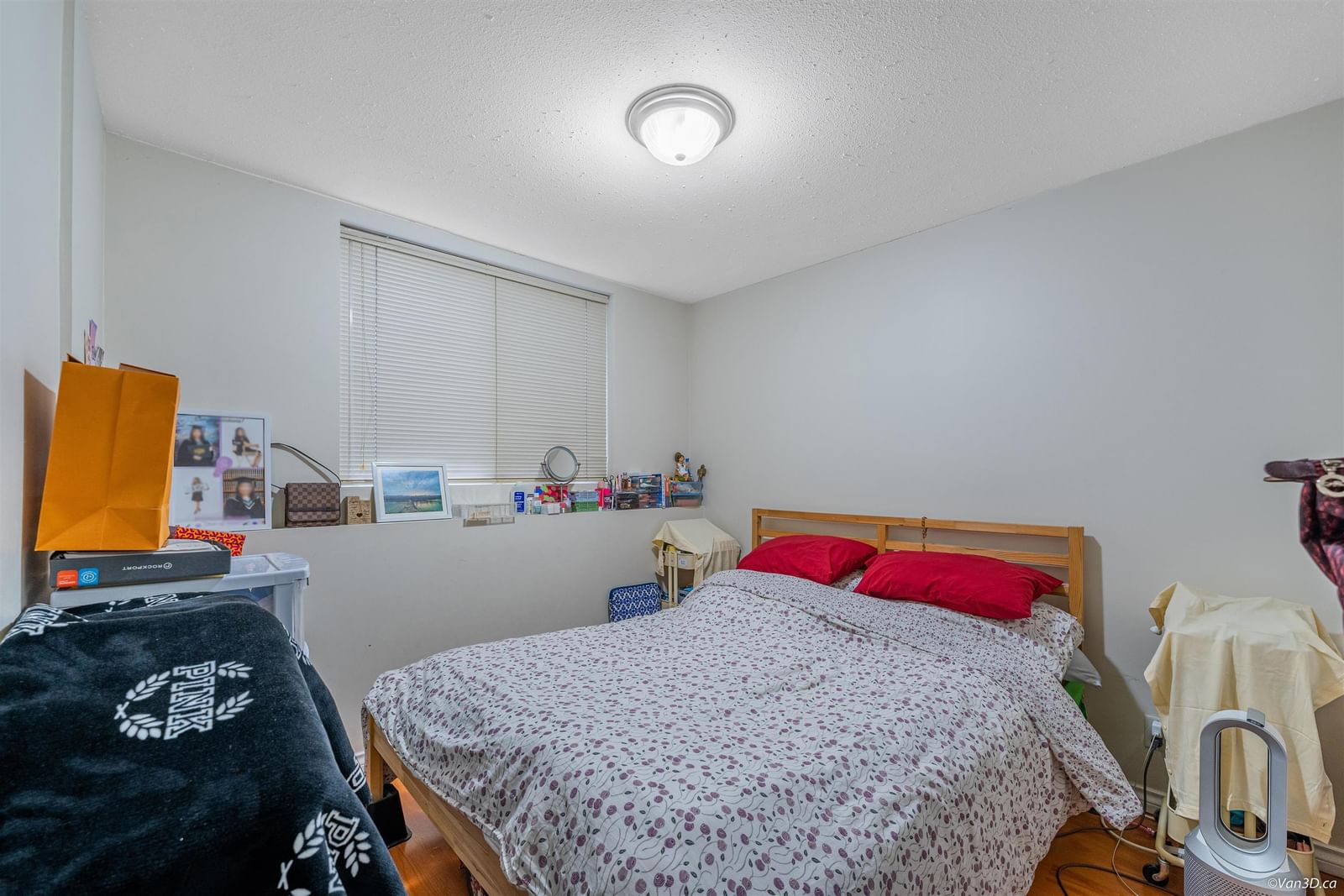Listing Image 17