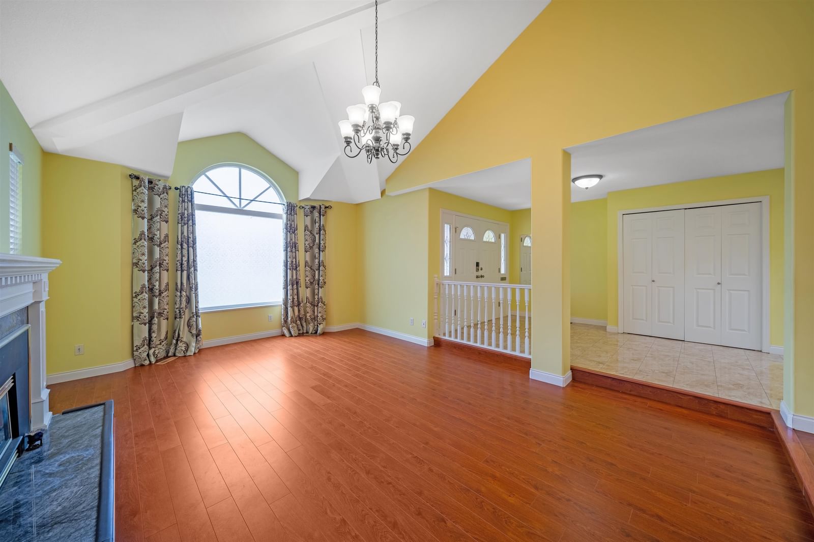 Listing Image 3