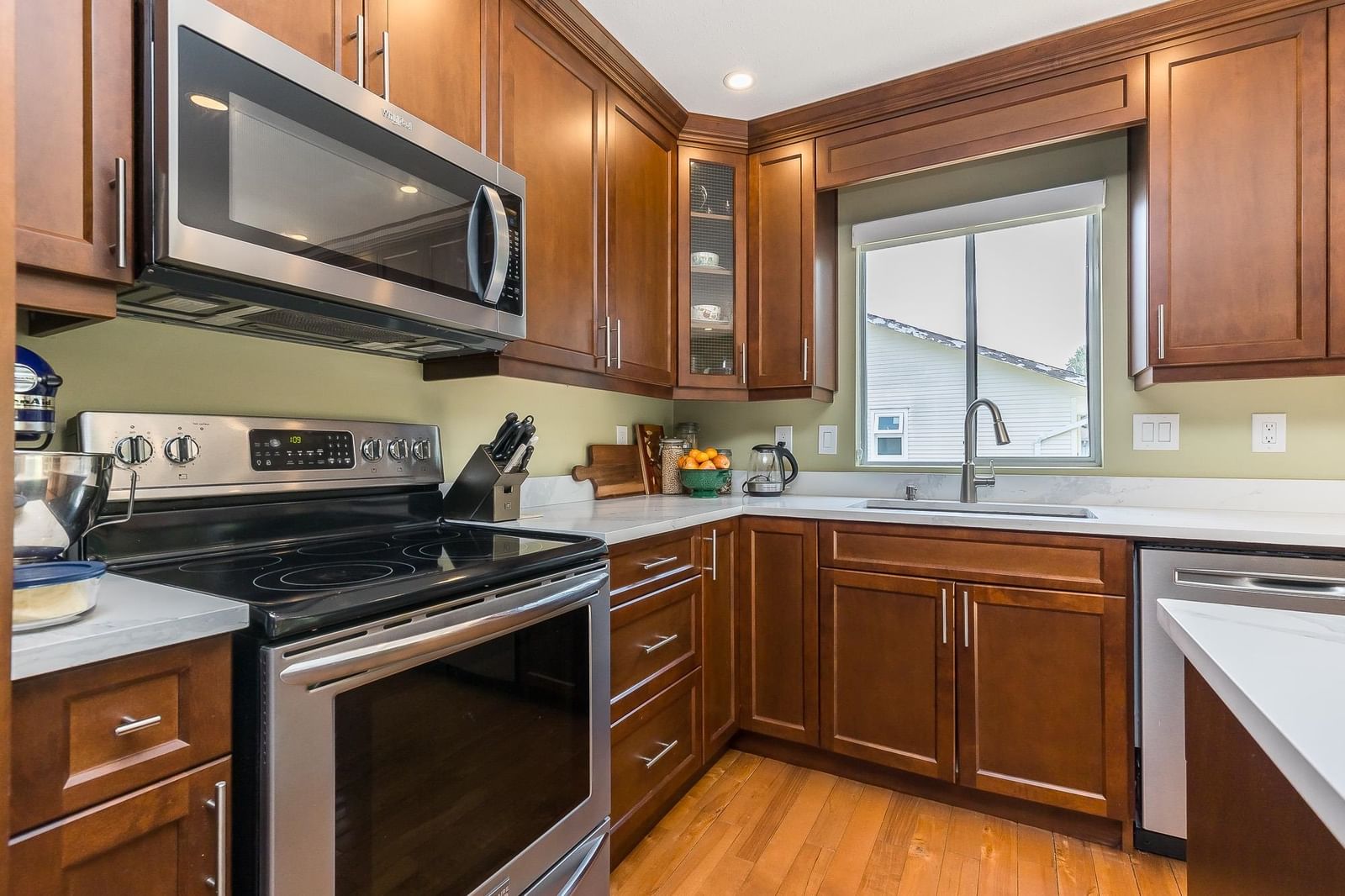 Listing Image 9