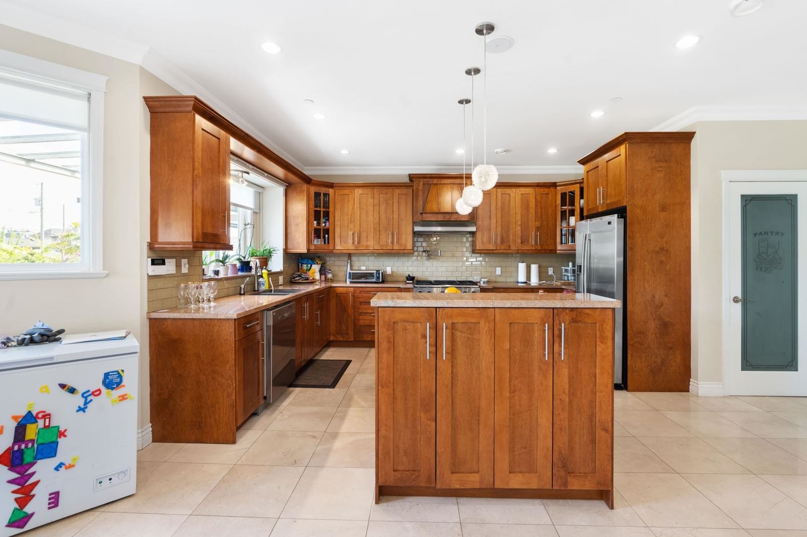 Listing Image 12