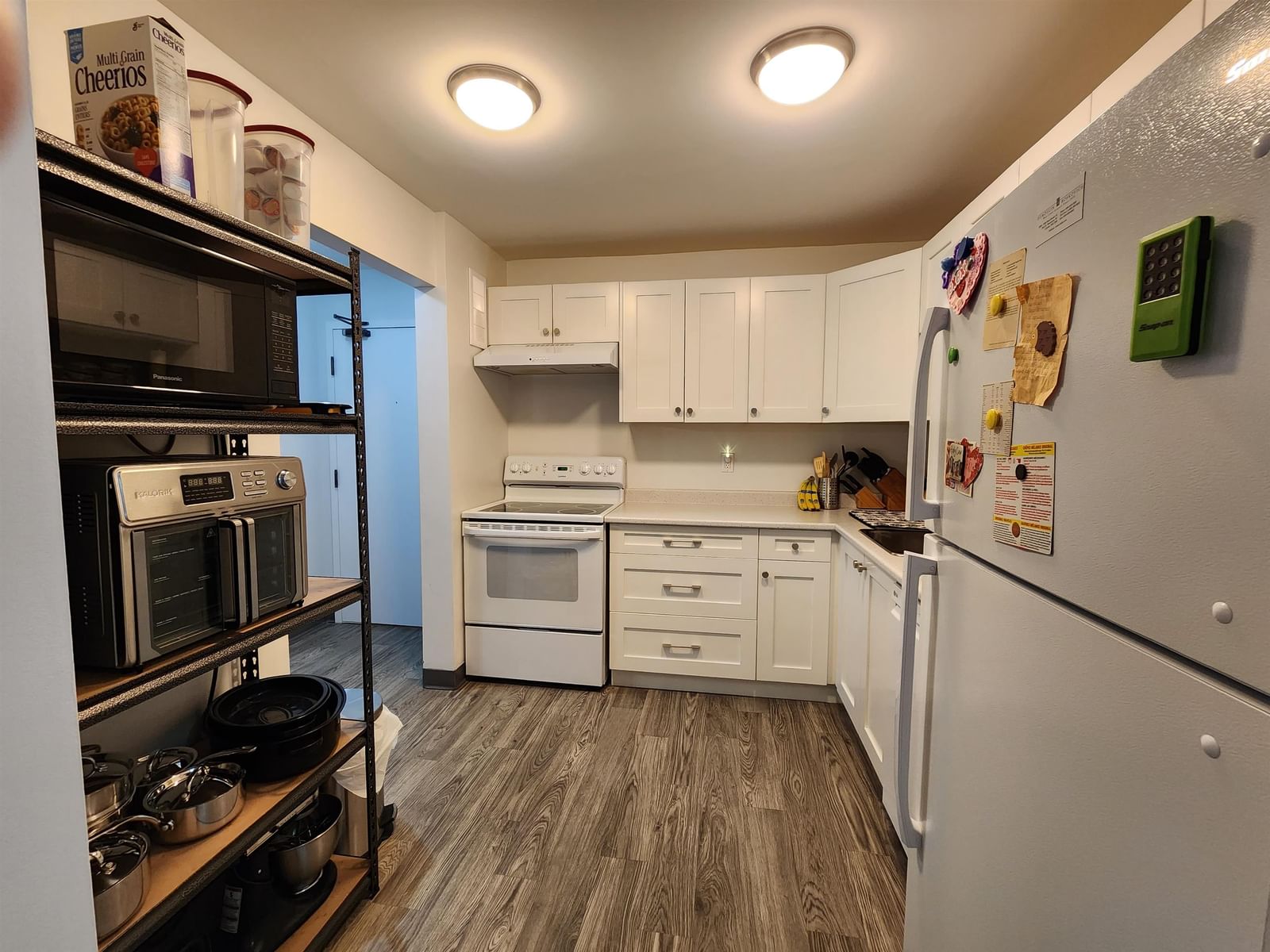 Listing Image 8