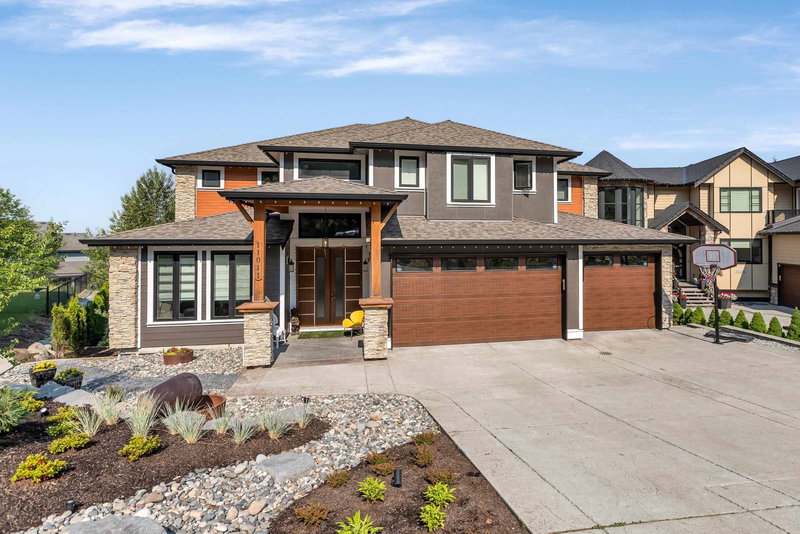 11011 Carmichael Street, Maple Ridge, V2W 0H3 | Image 2