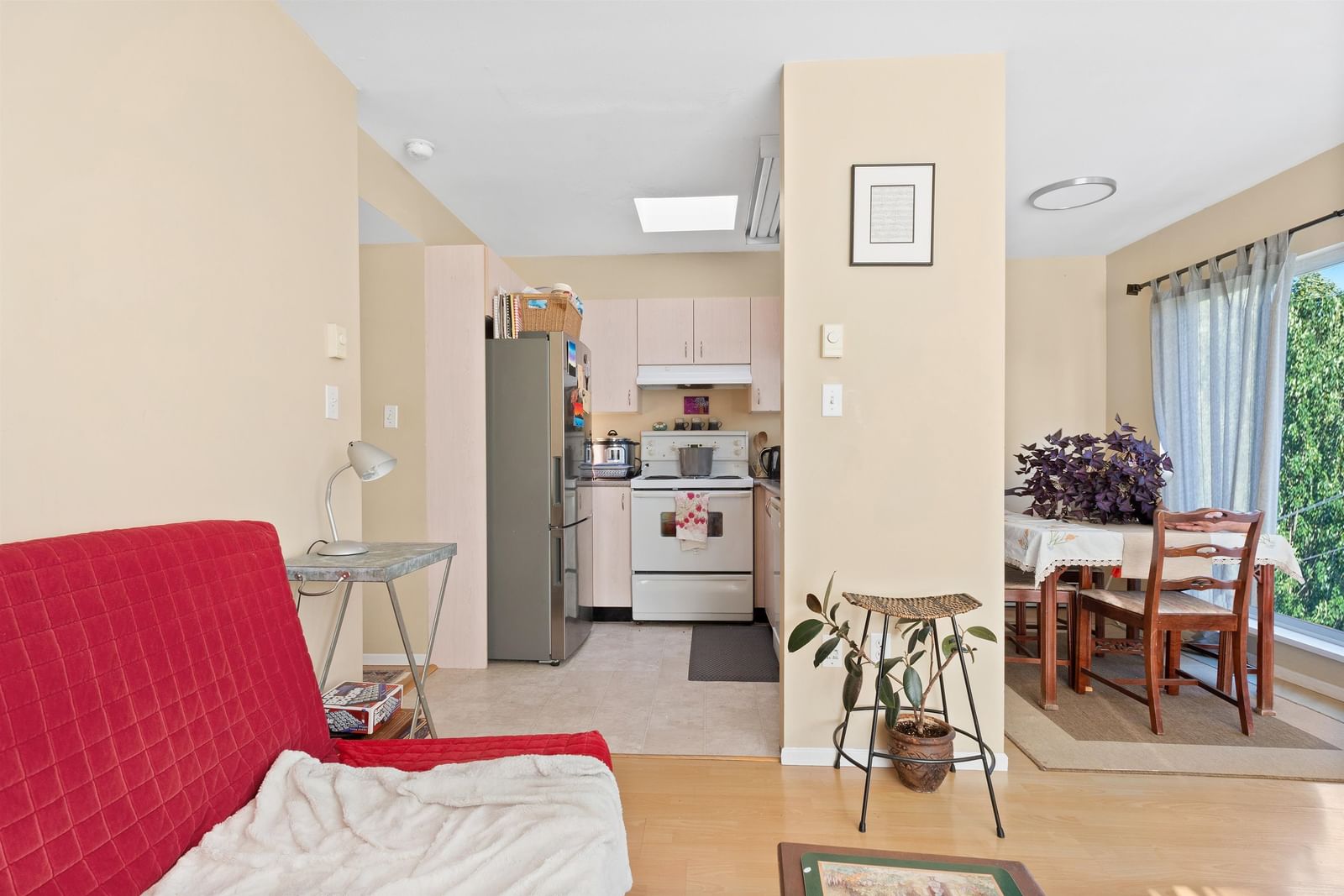 Listing Image 5