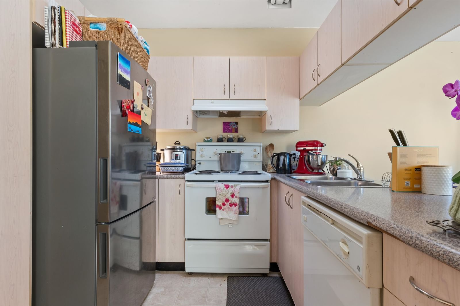 Listing Image 6