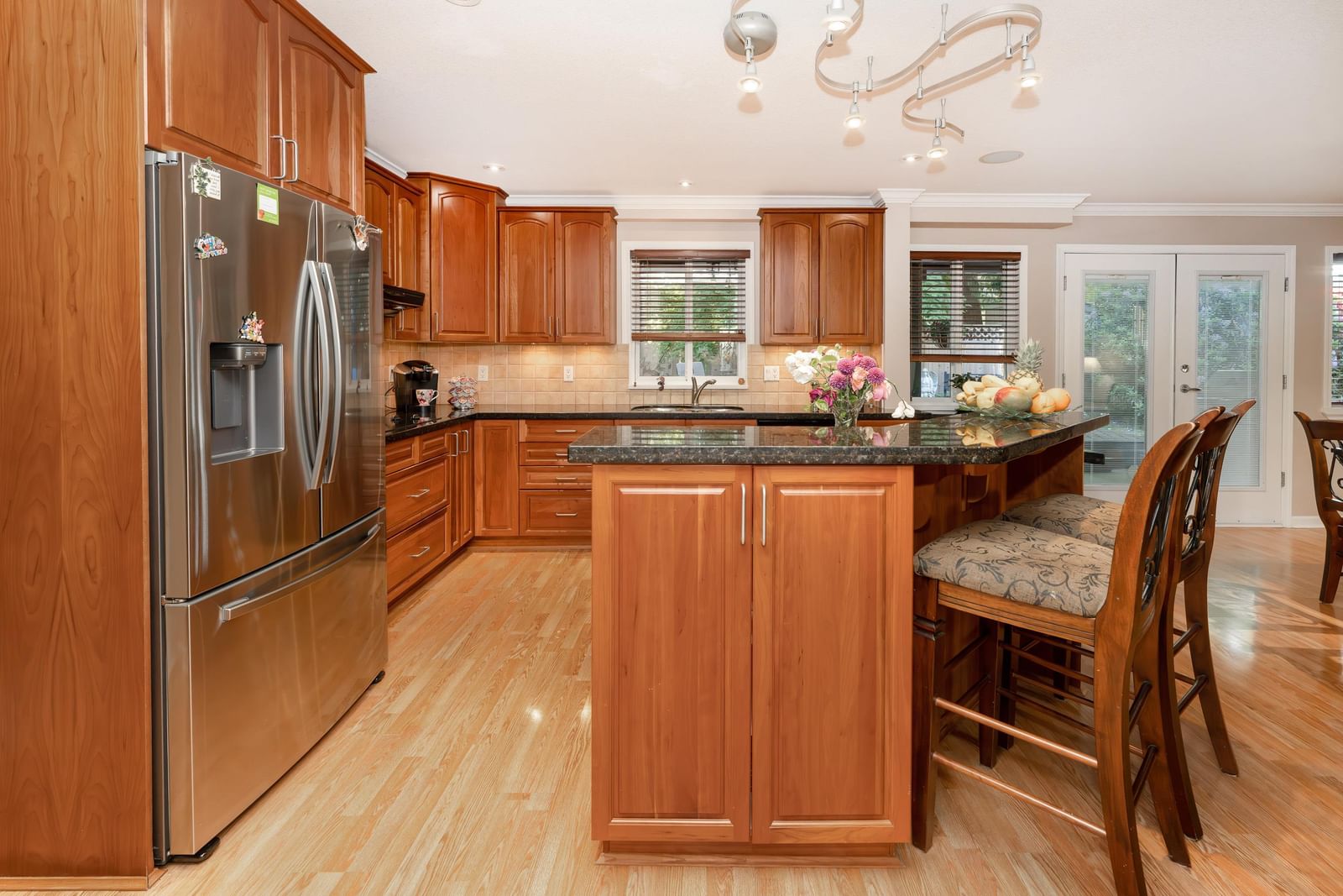 Listing Image 12