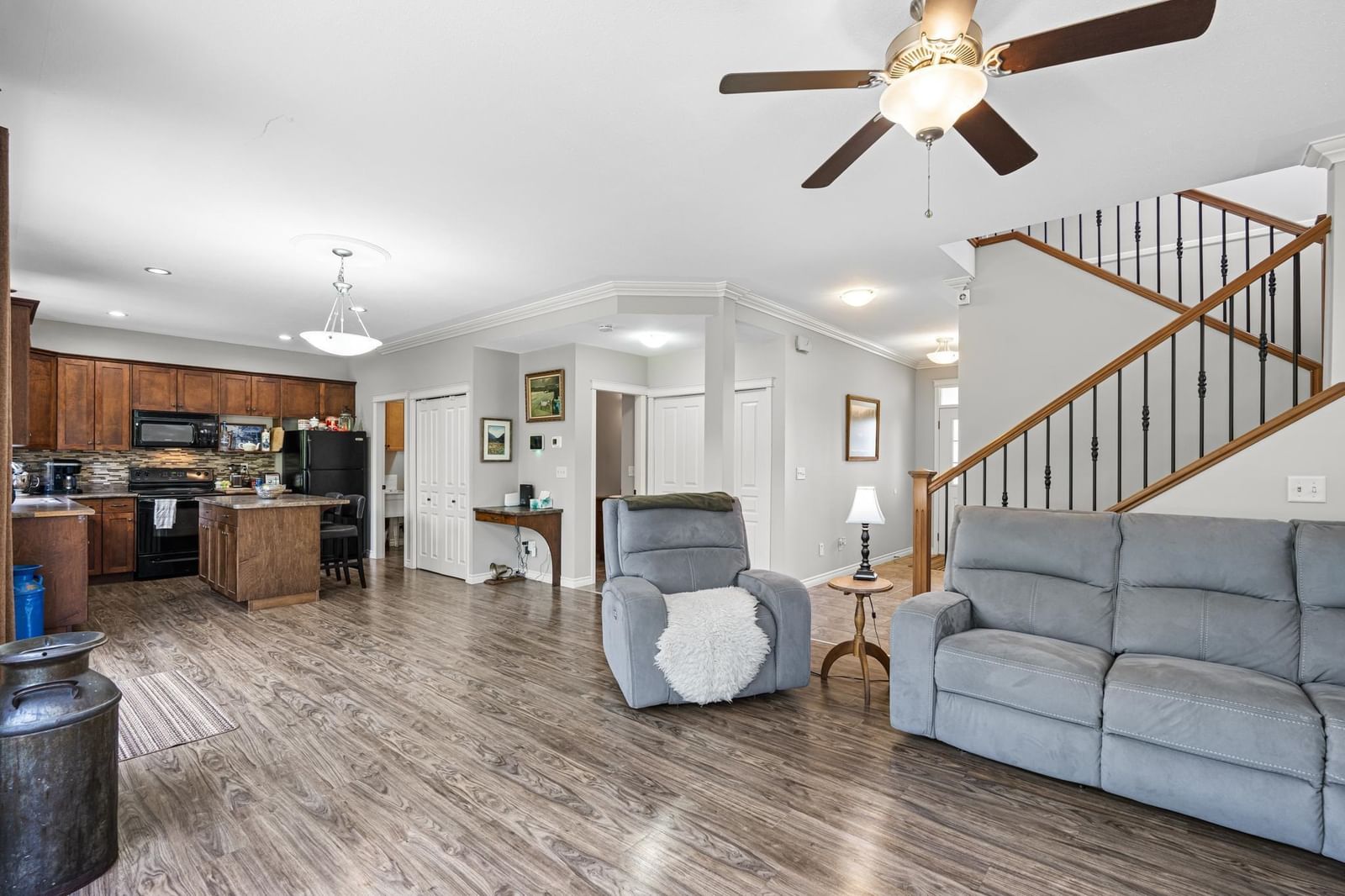 Listing Image 12