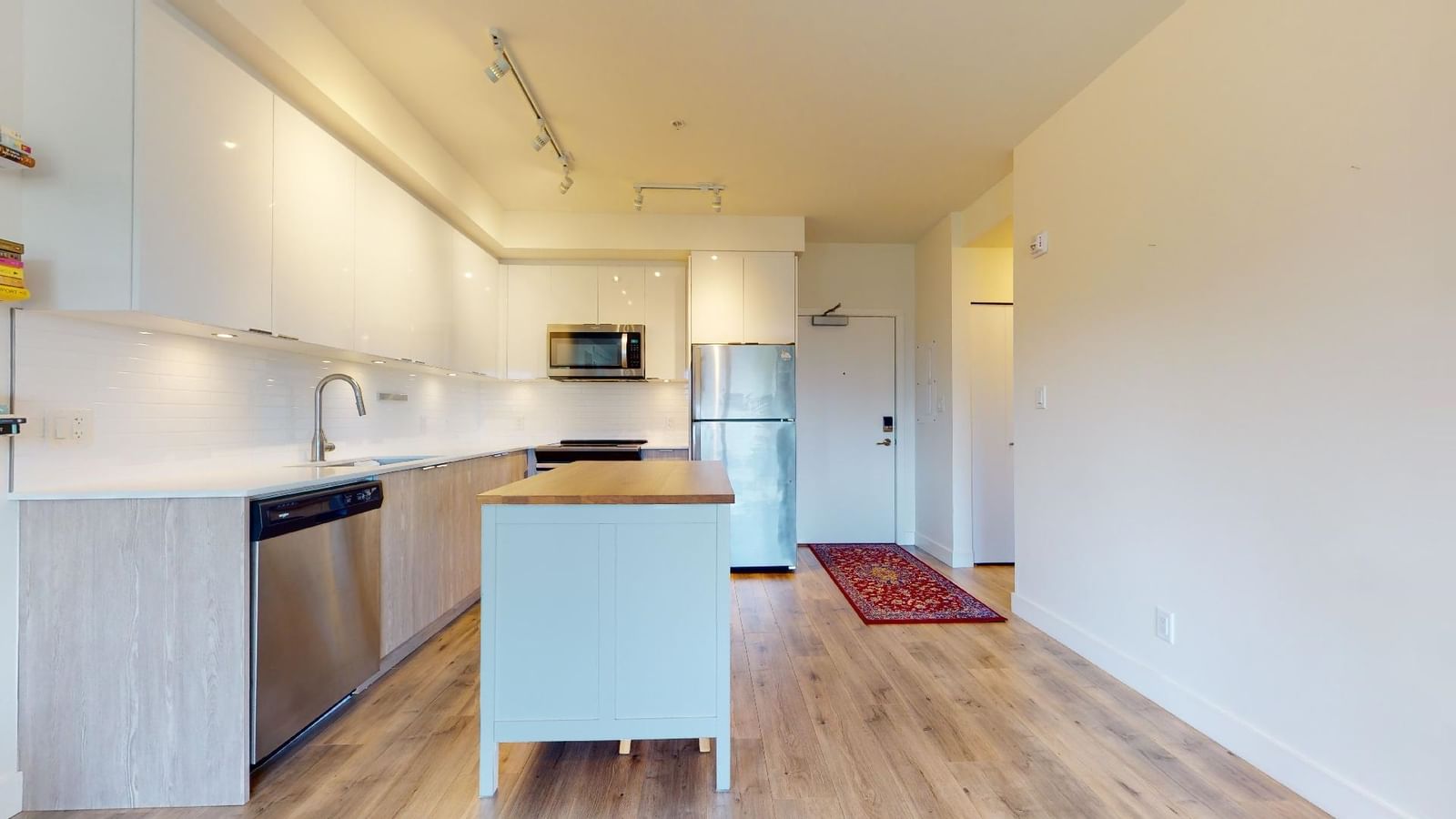 Listing Image 5