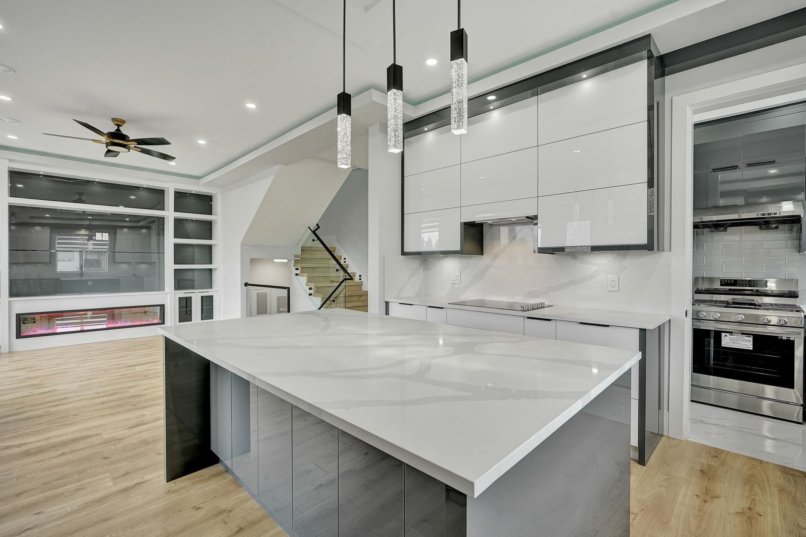 Listing Image 19