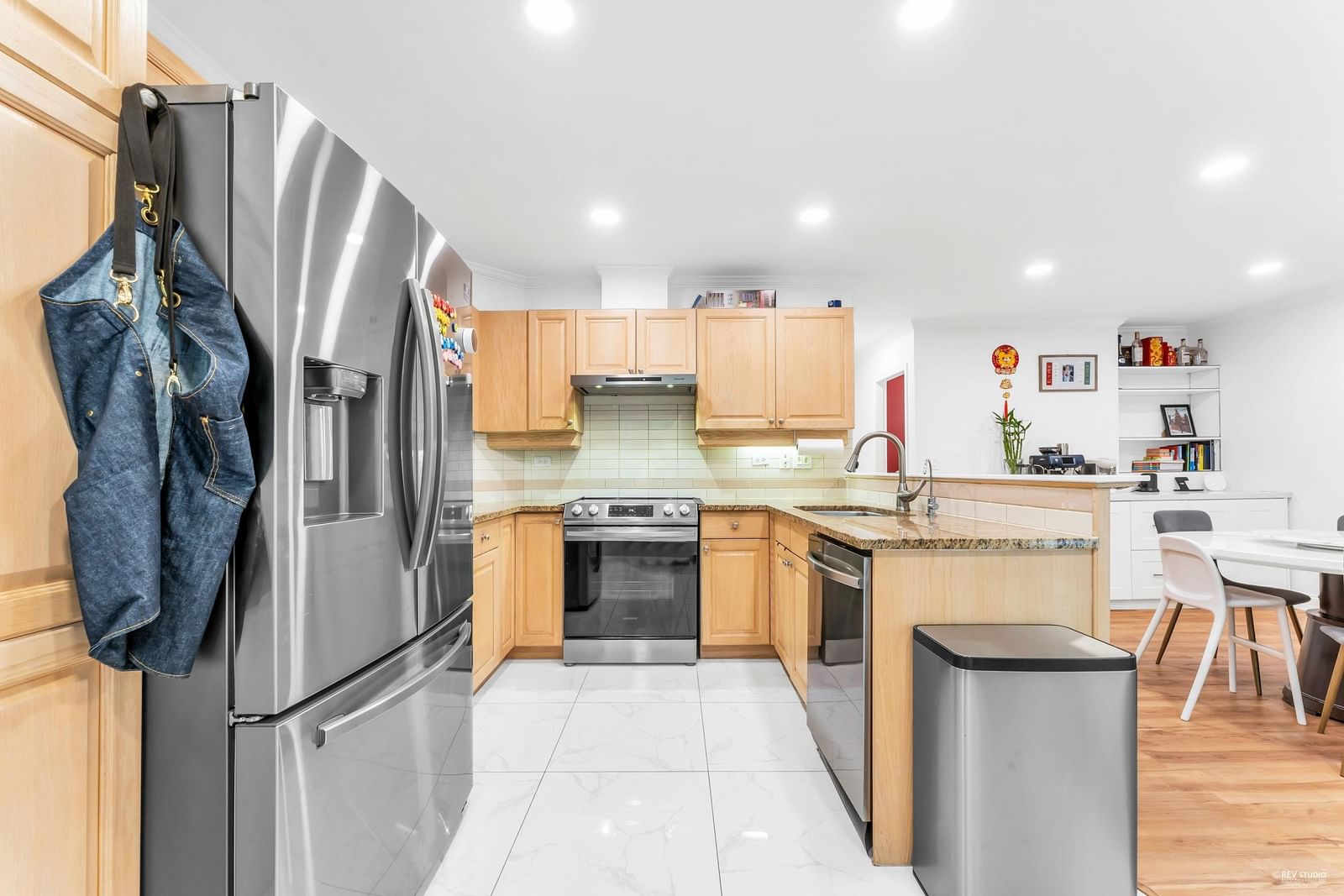Listing Image 11