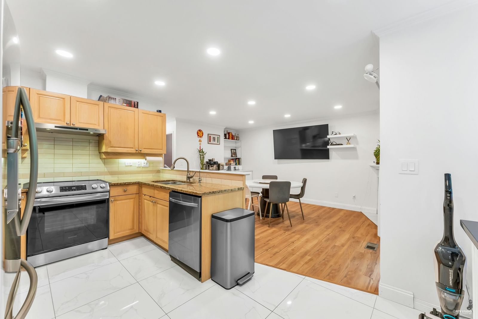 Listing Image 15