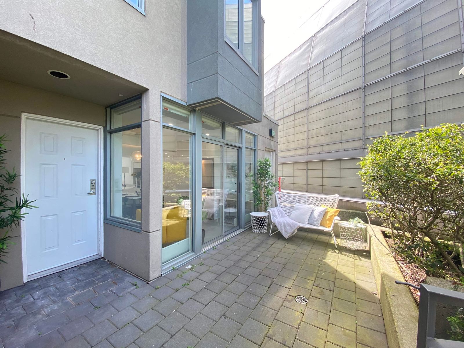 Listing Image 5