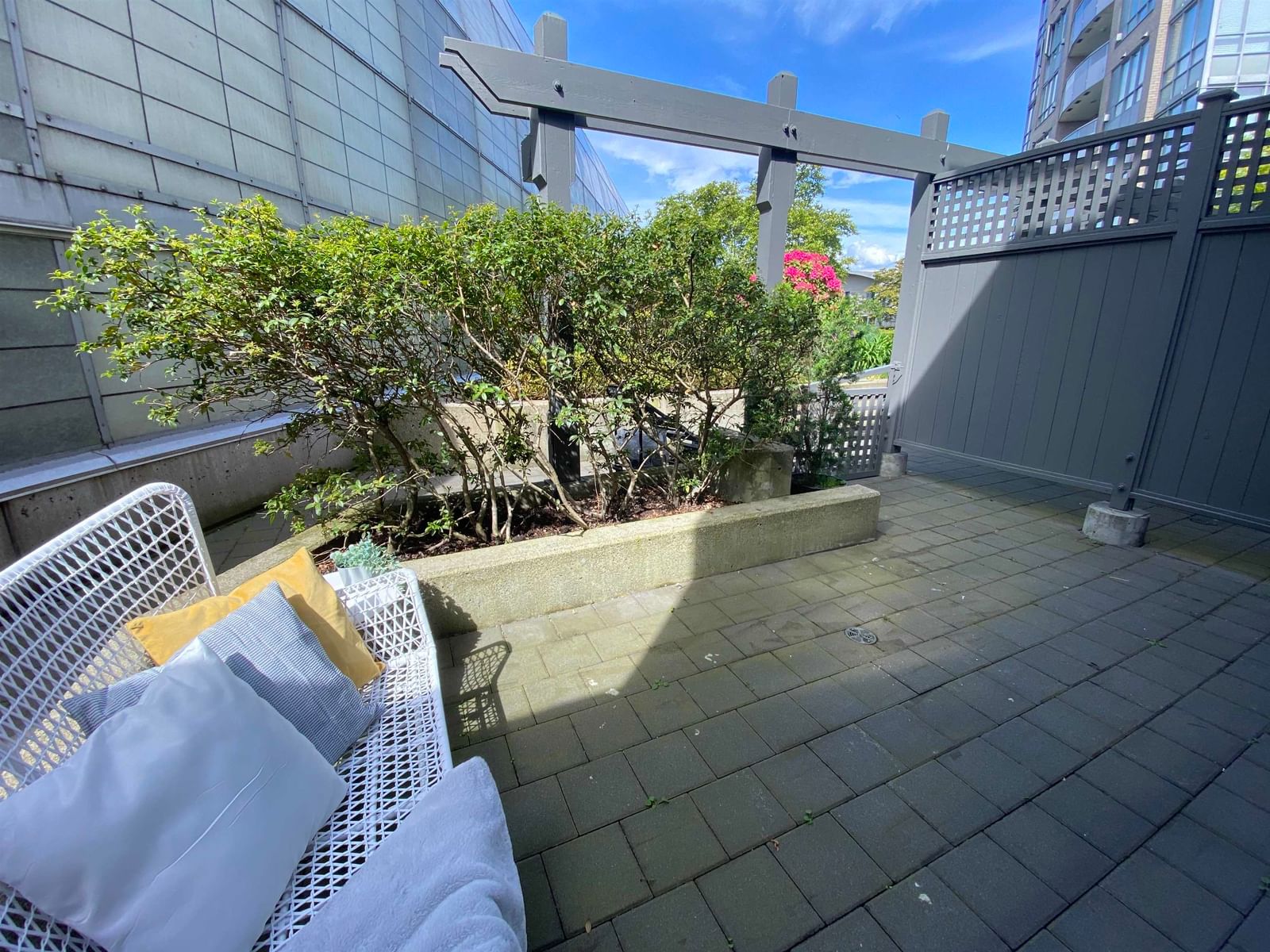 Listing Image 6