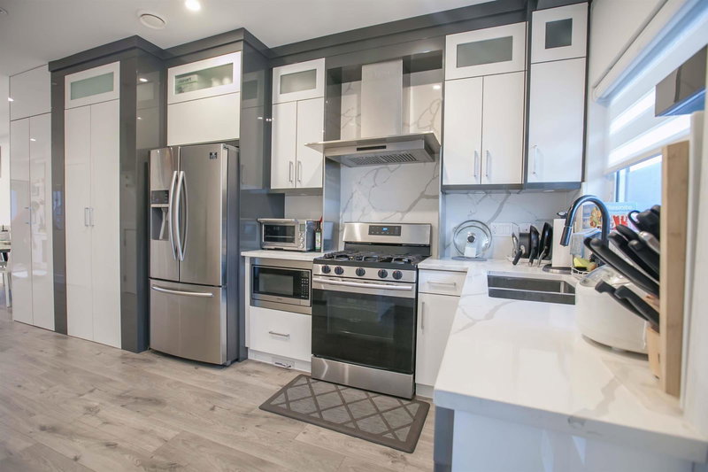 102 - 7088 Sperling Avenue, Burnaby, V5E 2W3 | Image 3