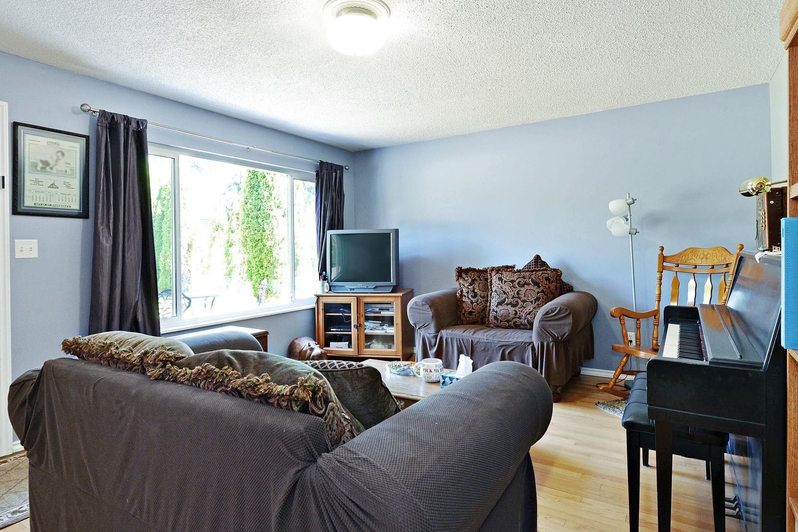 Listing Image 5