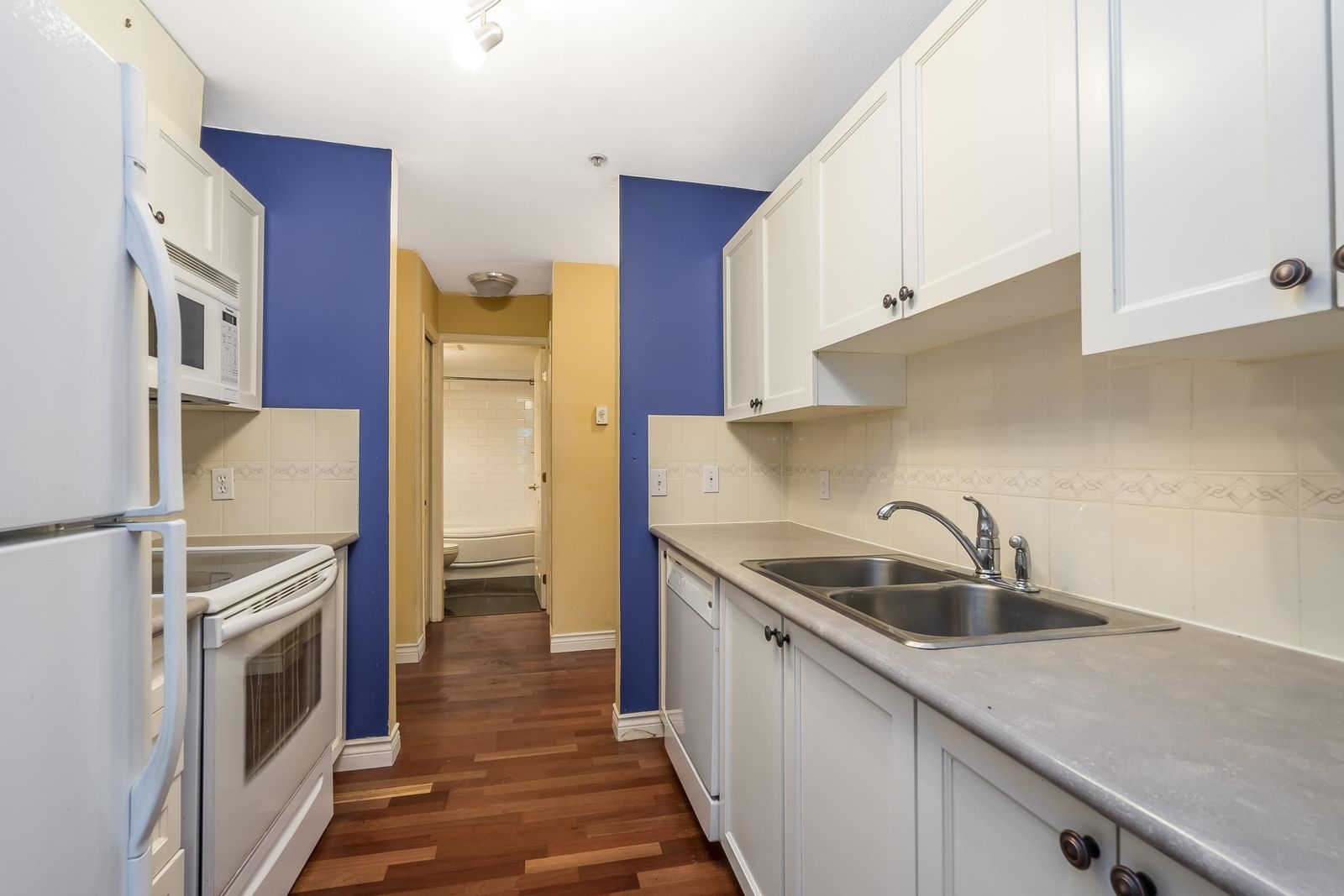 Listing Image 12