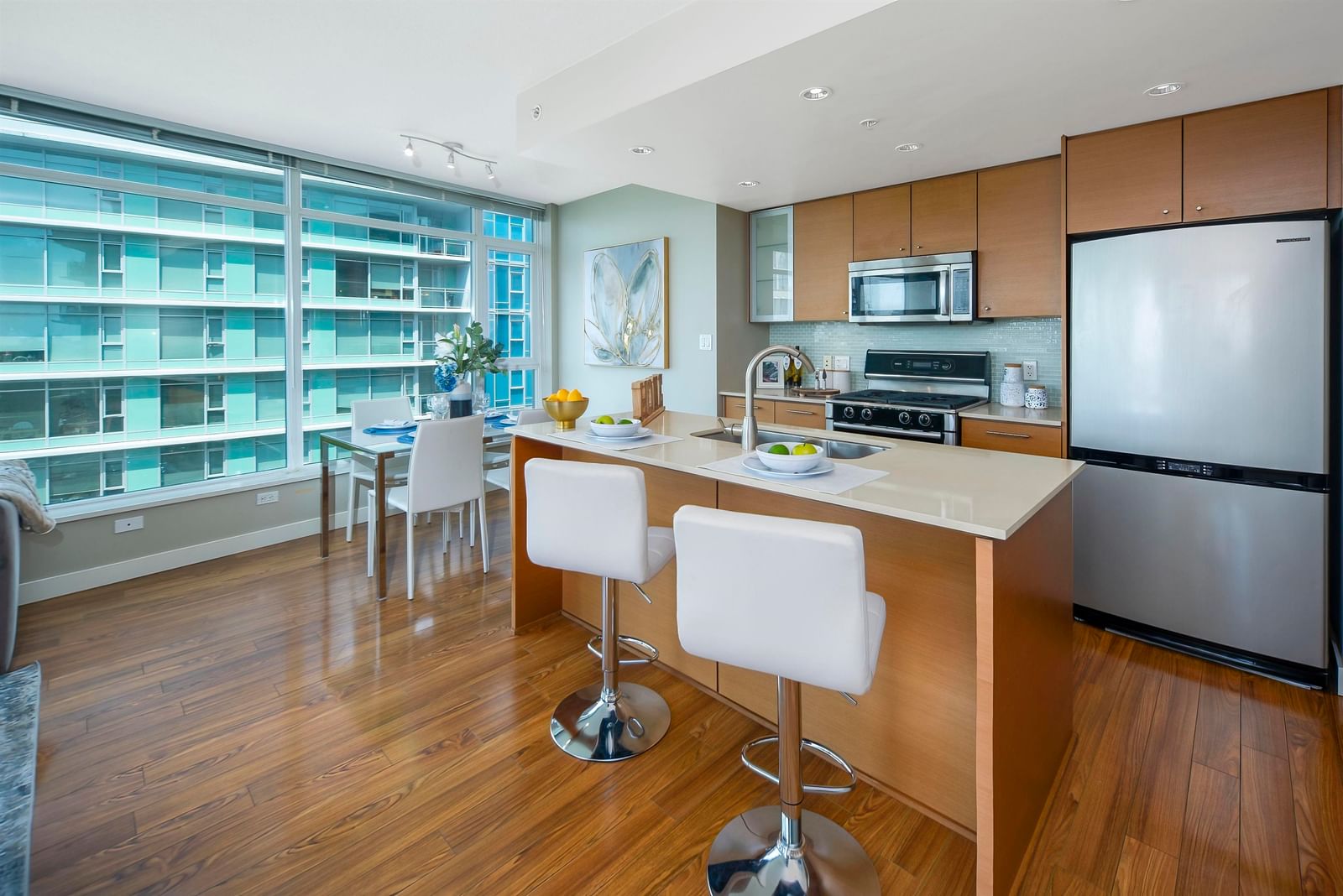 Listing Image 11