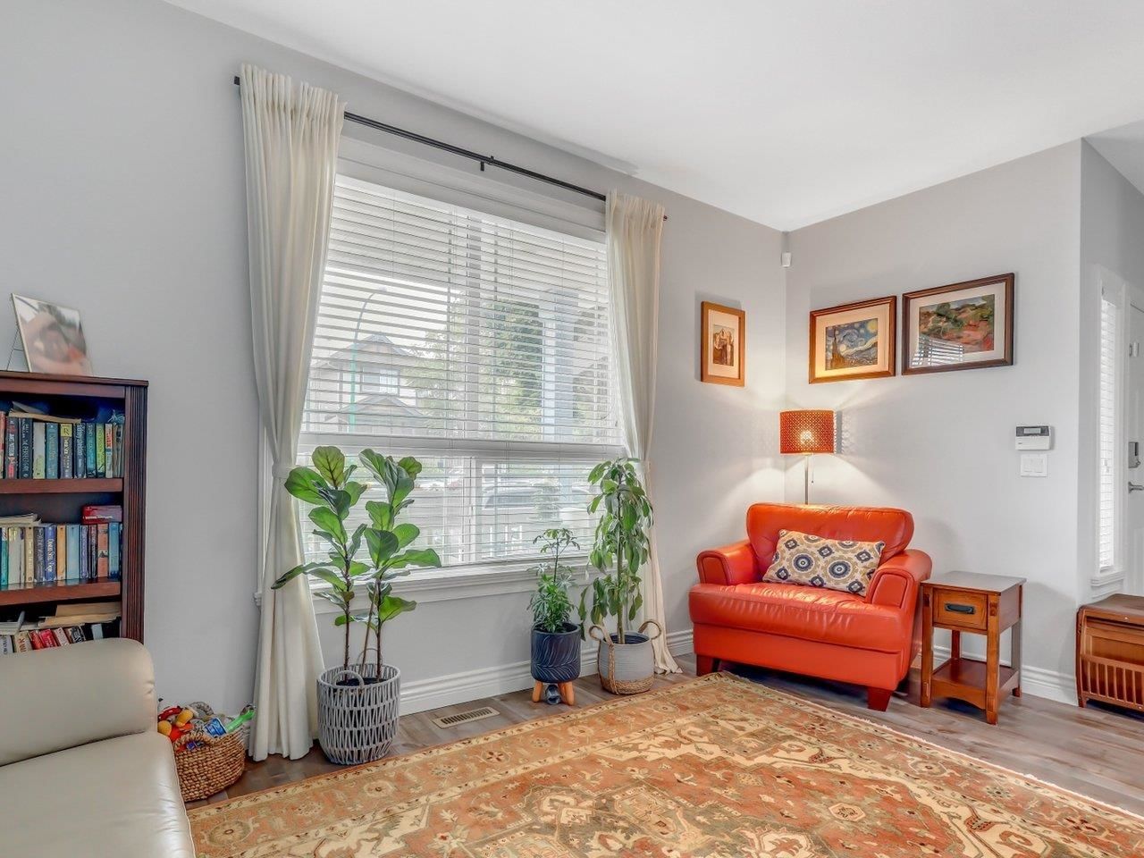 Listing Image 5