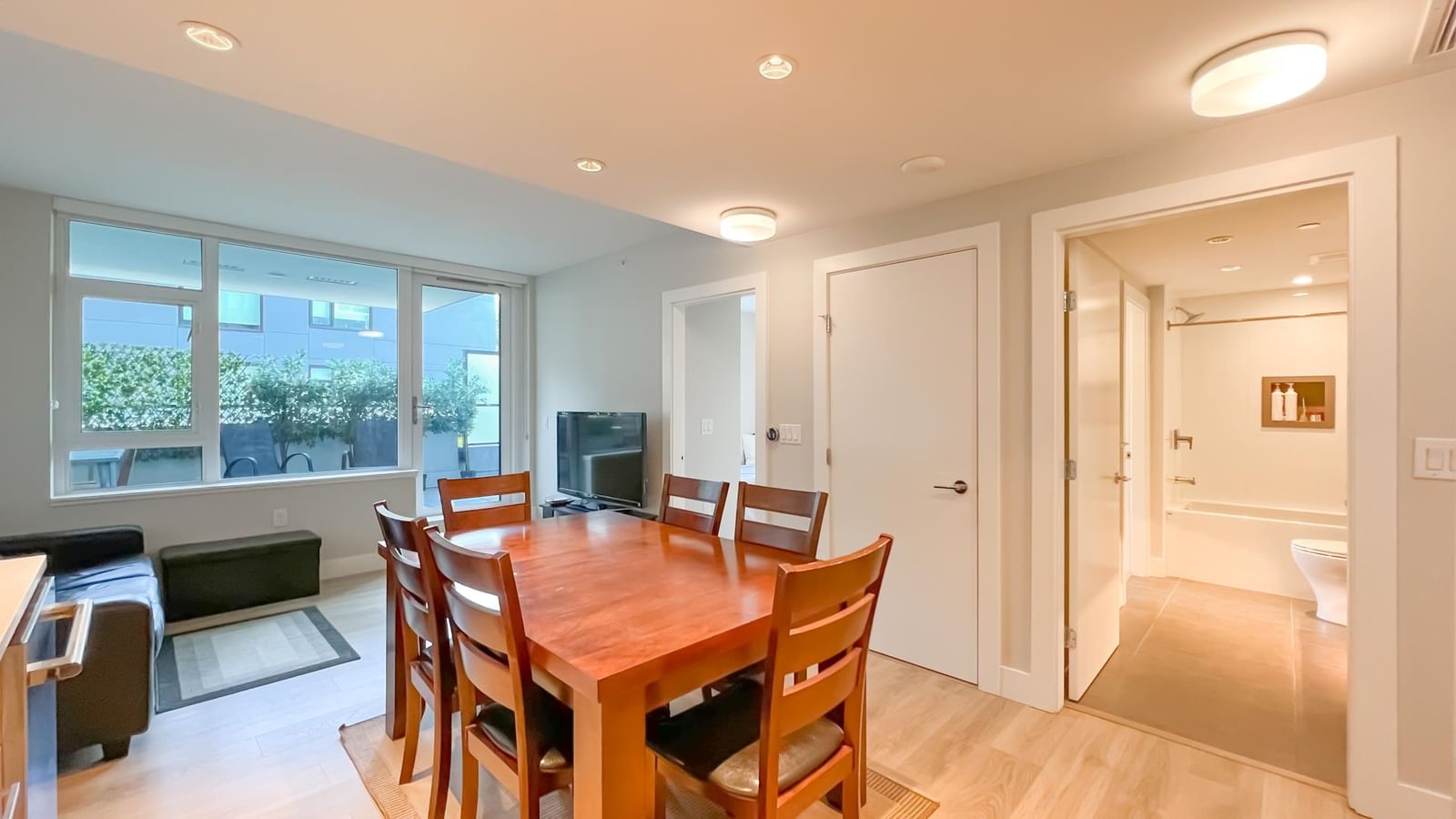 Listing Image 9