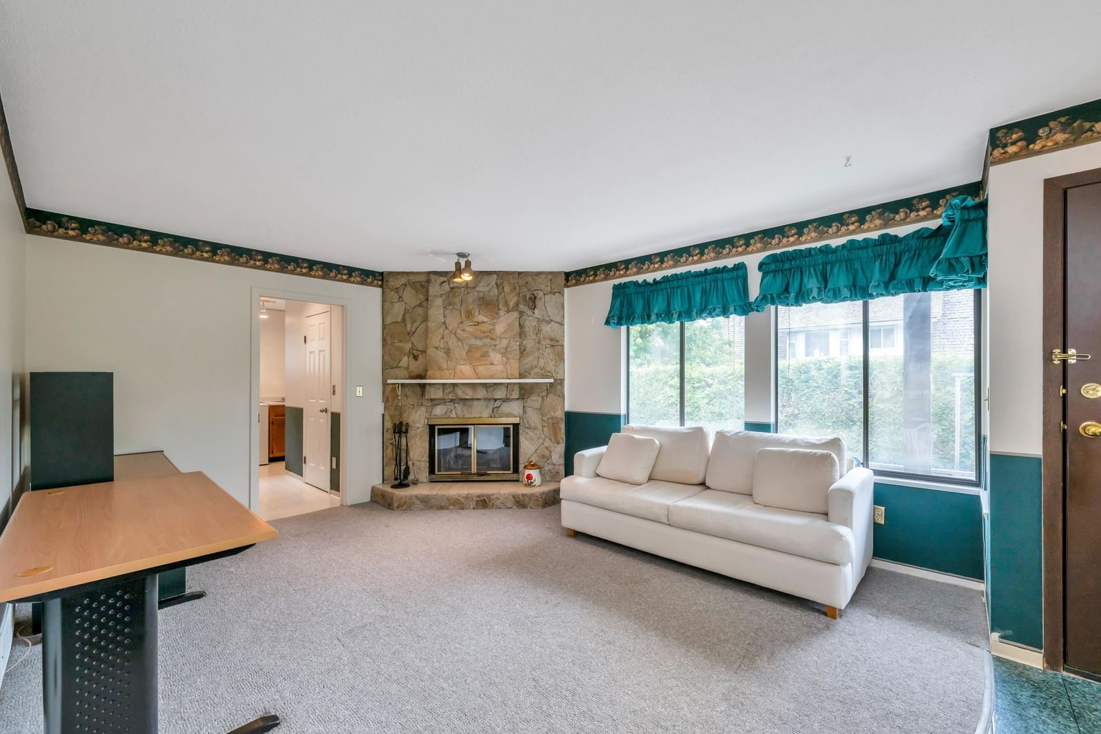 Listing Image 11