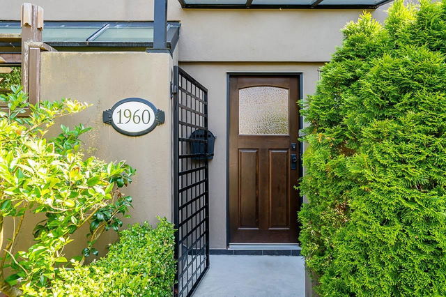 1960 Creelman Avenue