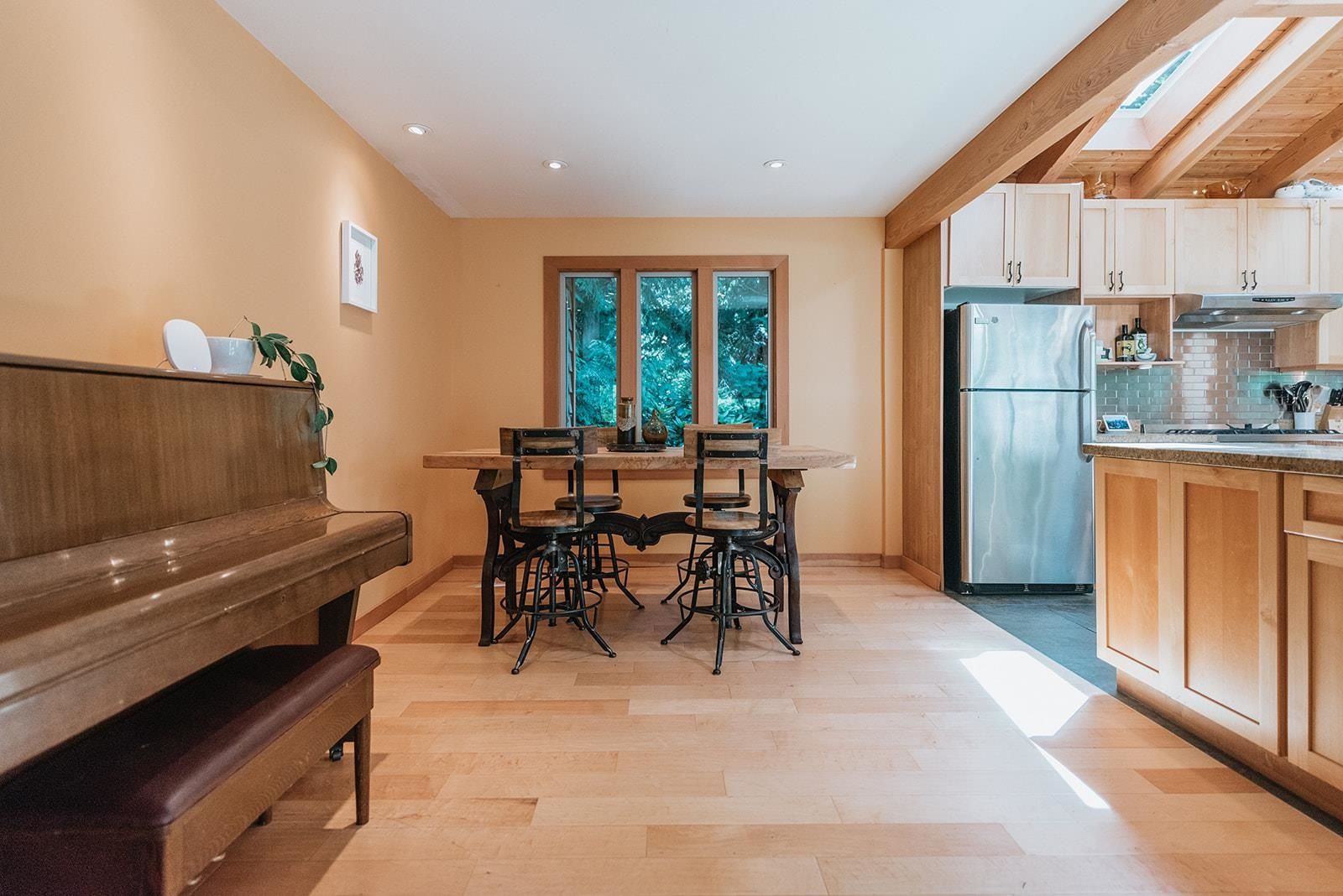 Listing Image 13