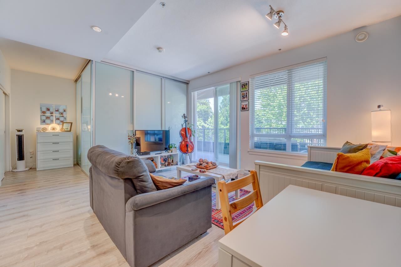 Listing Image 10