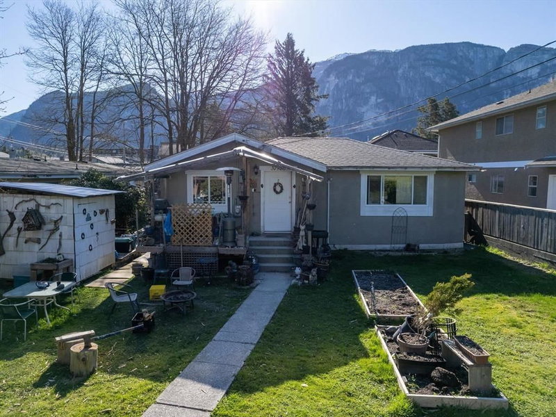37986 Sixth Avenue, Squamish, V8B 0A4 | Image 2