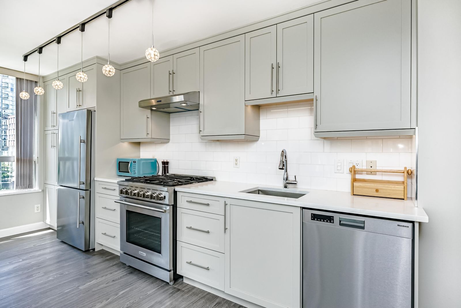 Listing Image 19