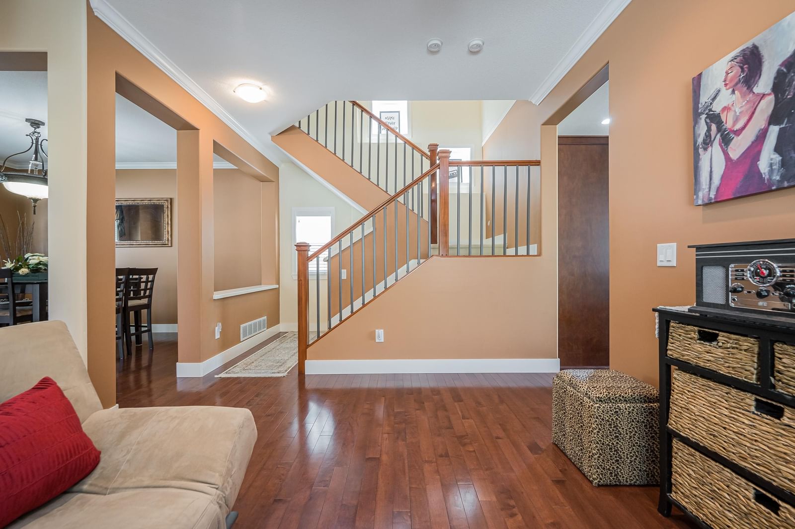 Listing Image 10