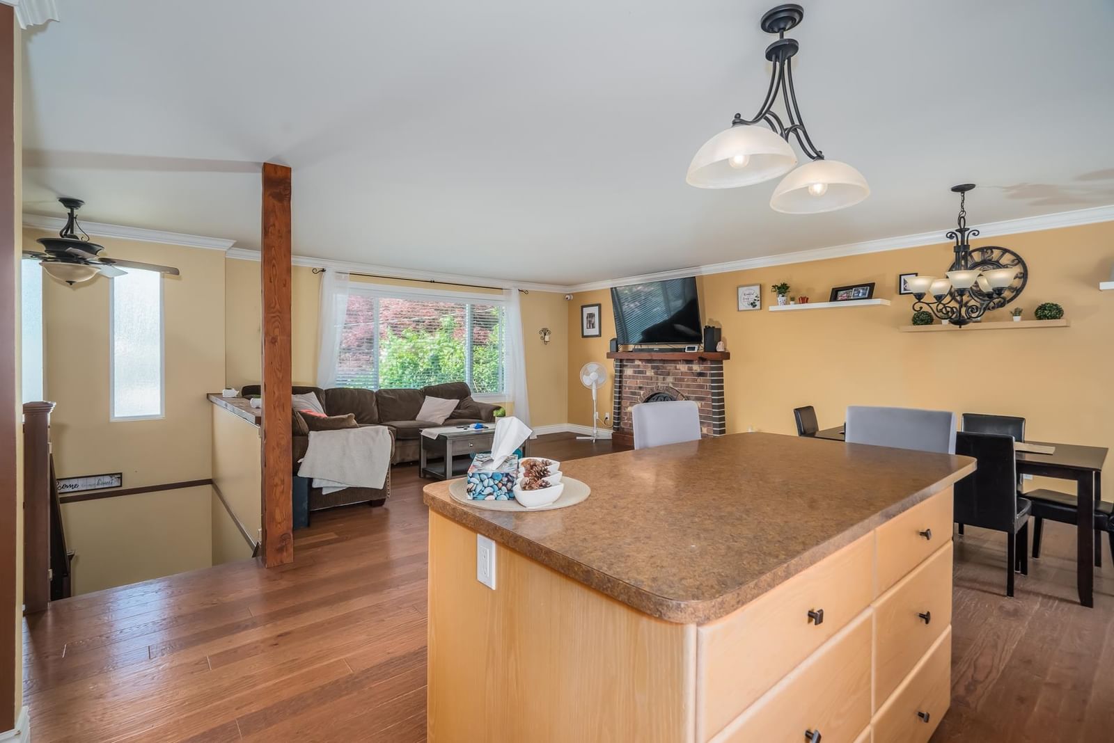 Listing Image 9