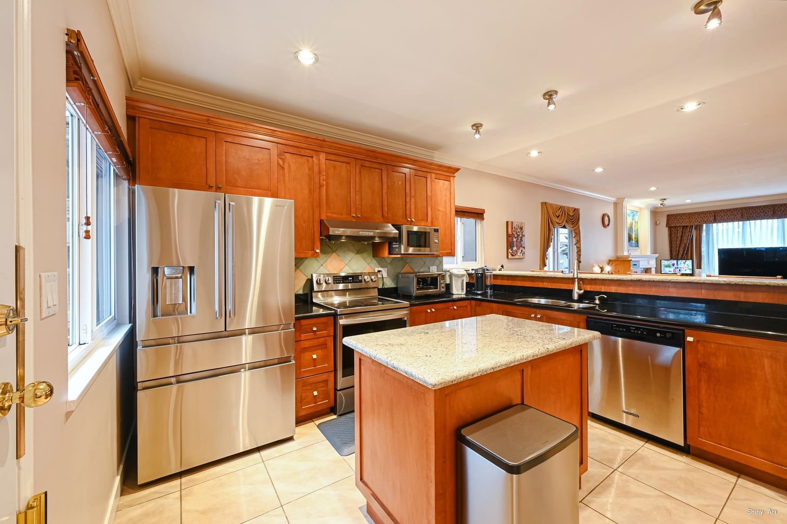 Listing Image 12