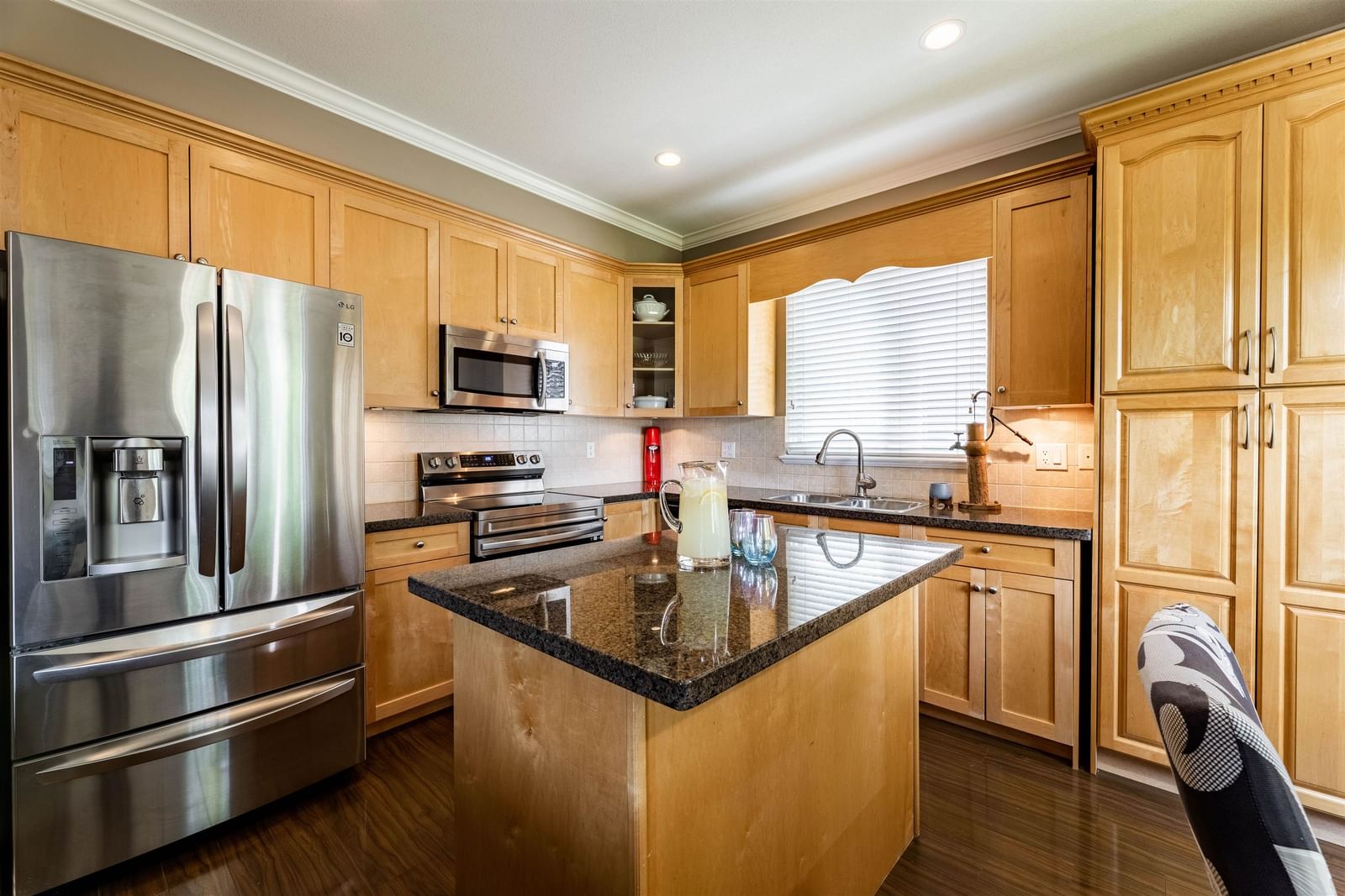 Listing Image 12