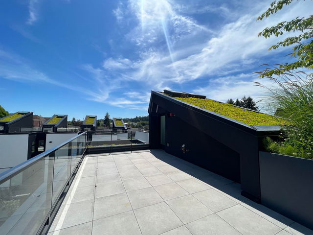52 King Edward Avenue