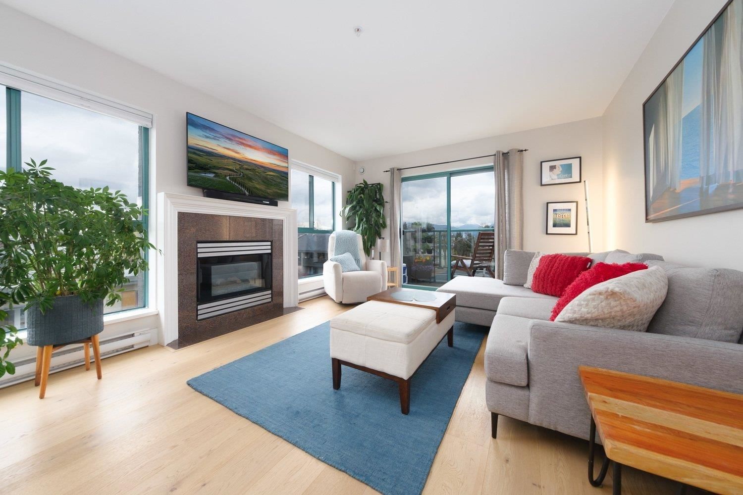 Listing Image 10