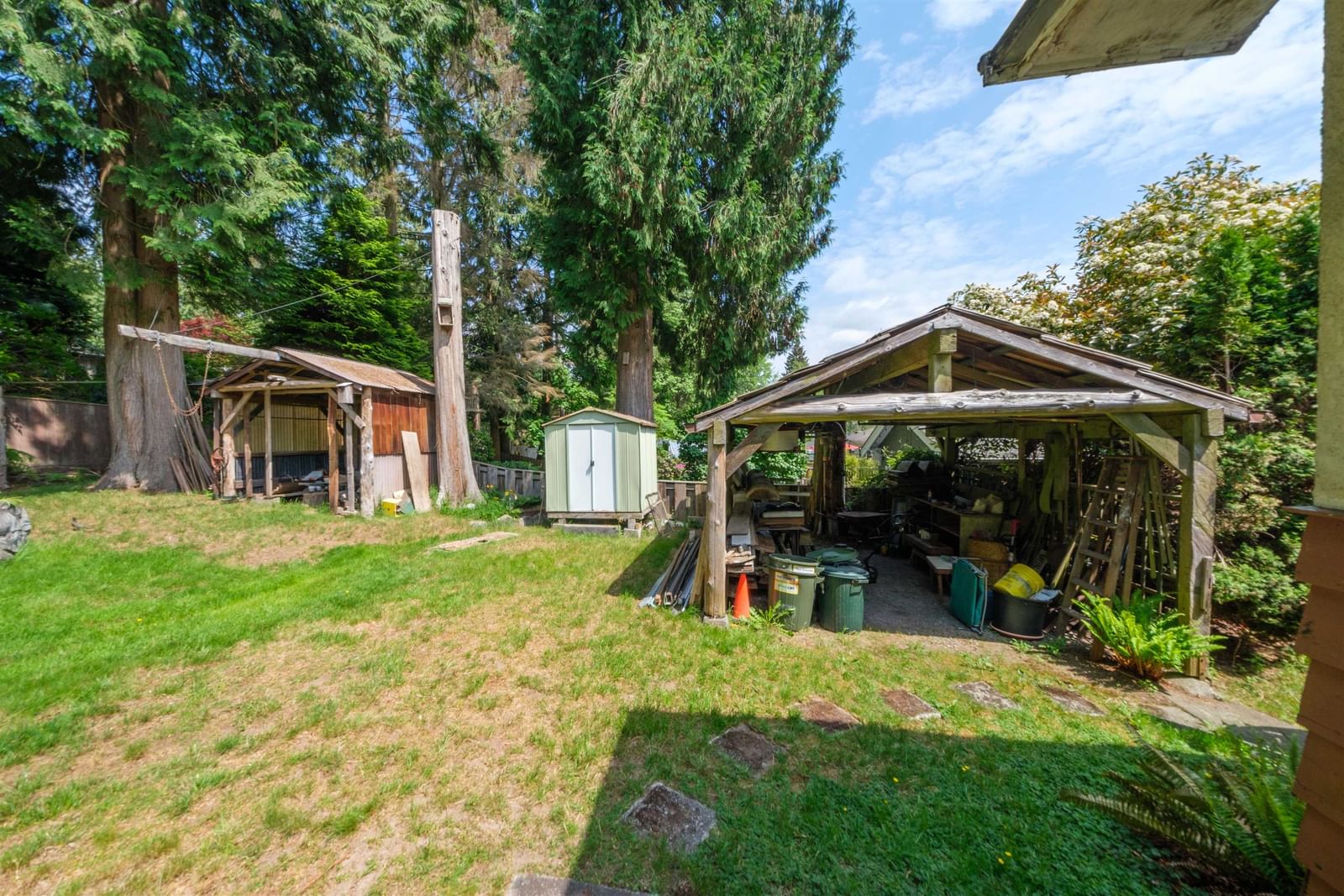 Listing Image 11
