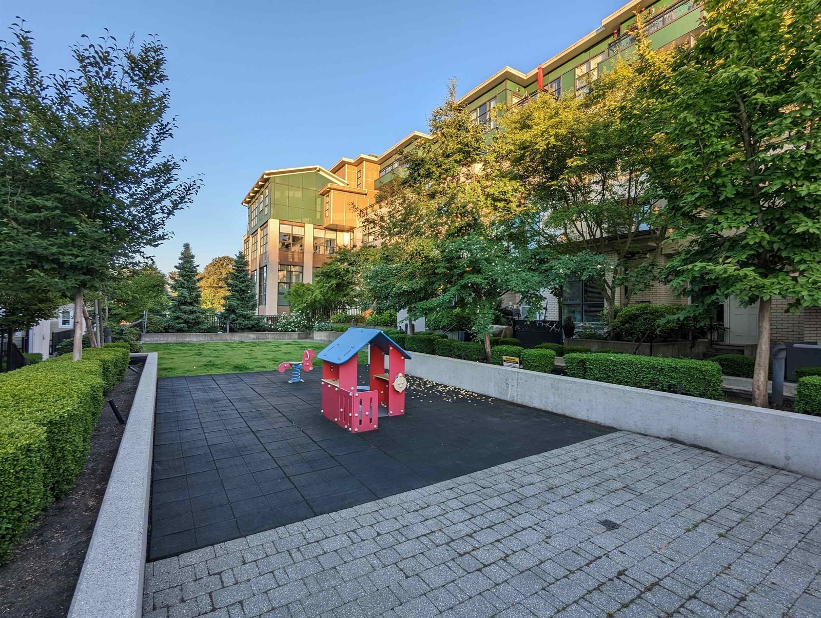 Listing Image 10