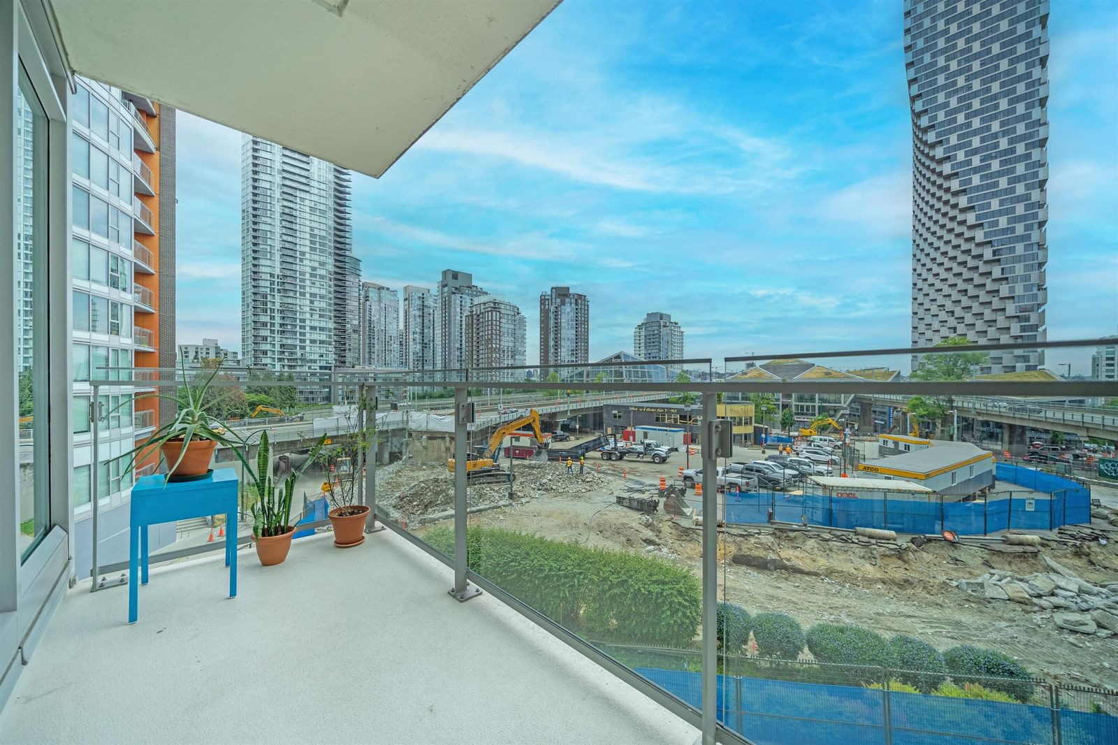 Listing Image 9