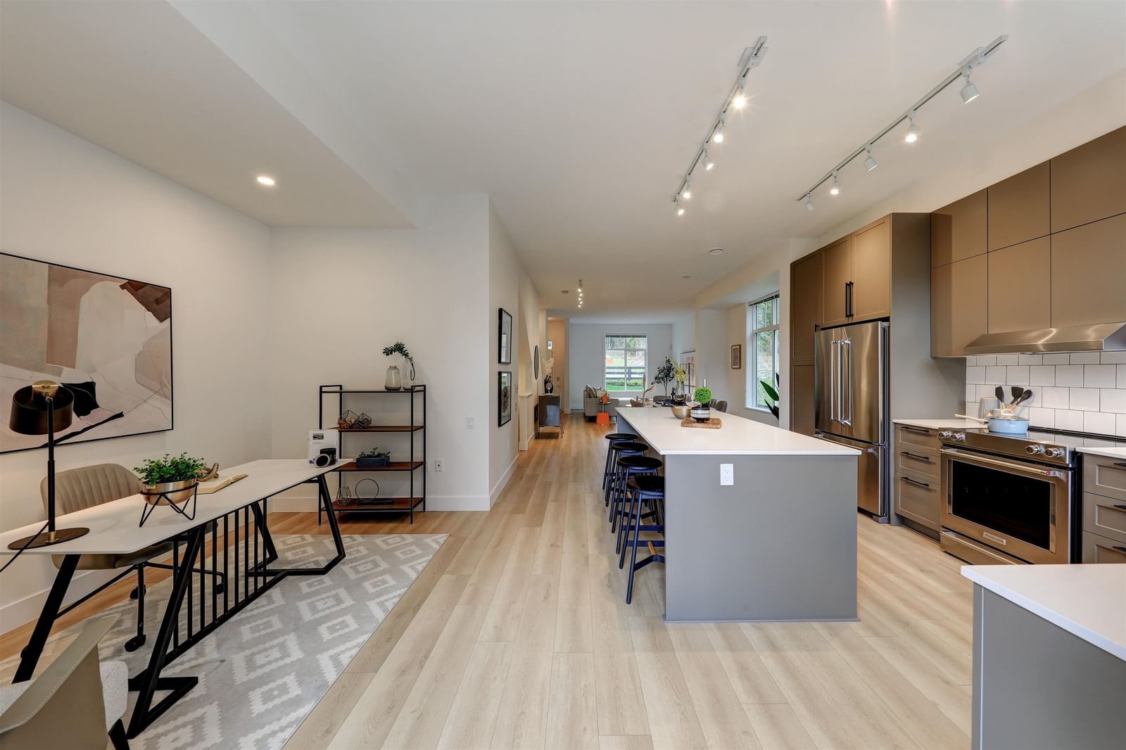 Listing Image 12